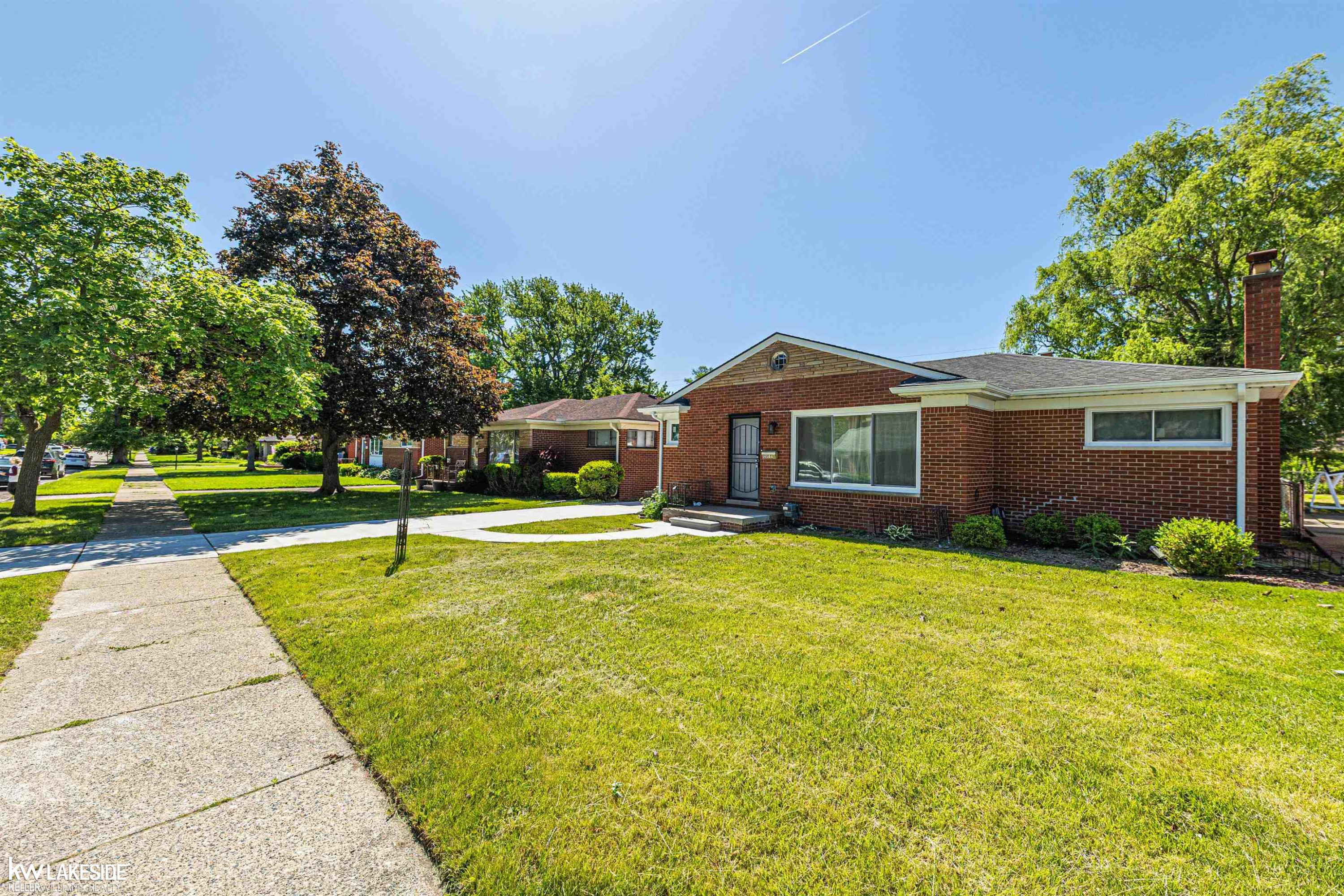 16504 Collinson Avenue, Eastpointe, MI 48021 — Photo 5
