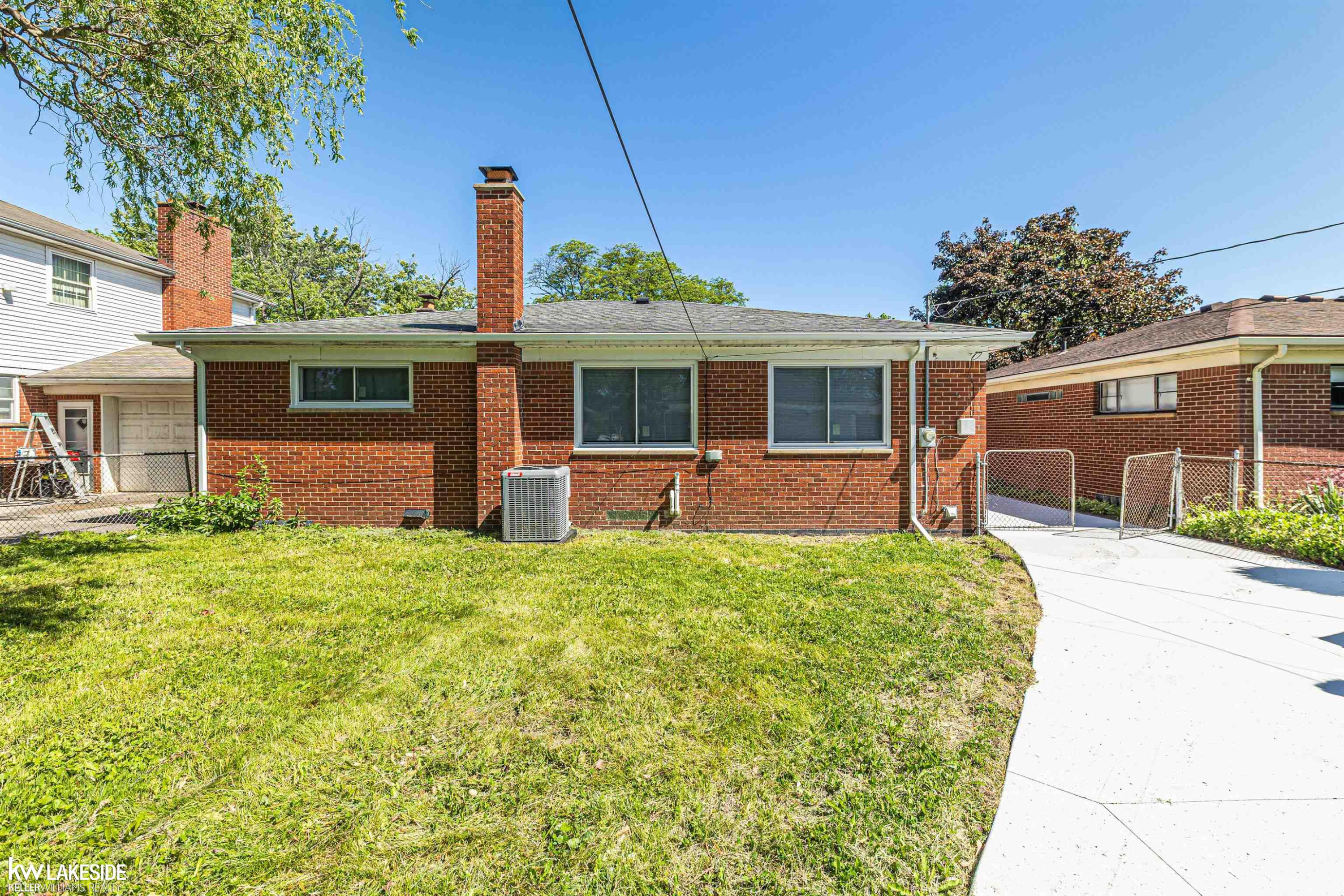 16504 Collinson Avenue, Eastpointe, MI 48021 — Photo 6