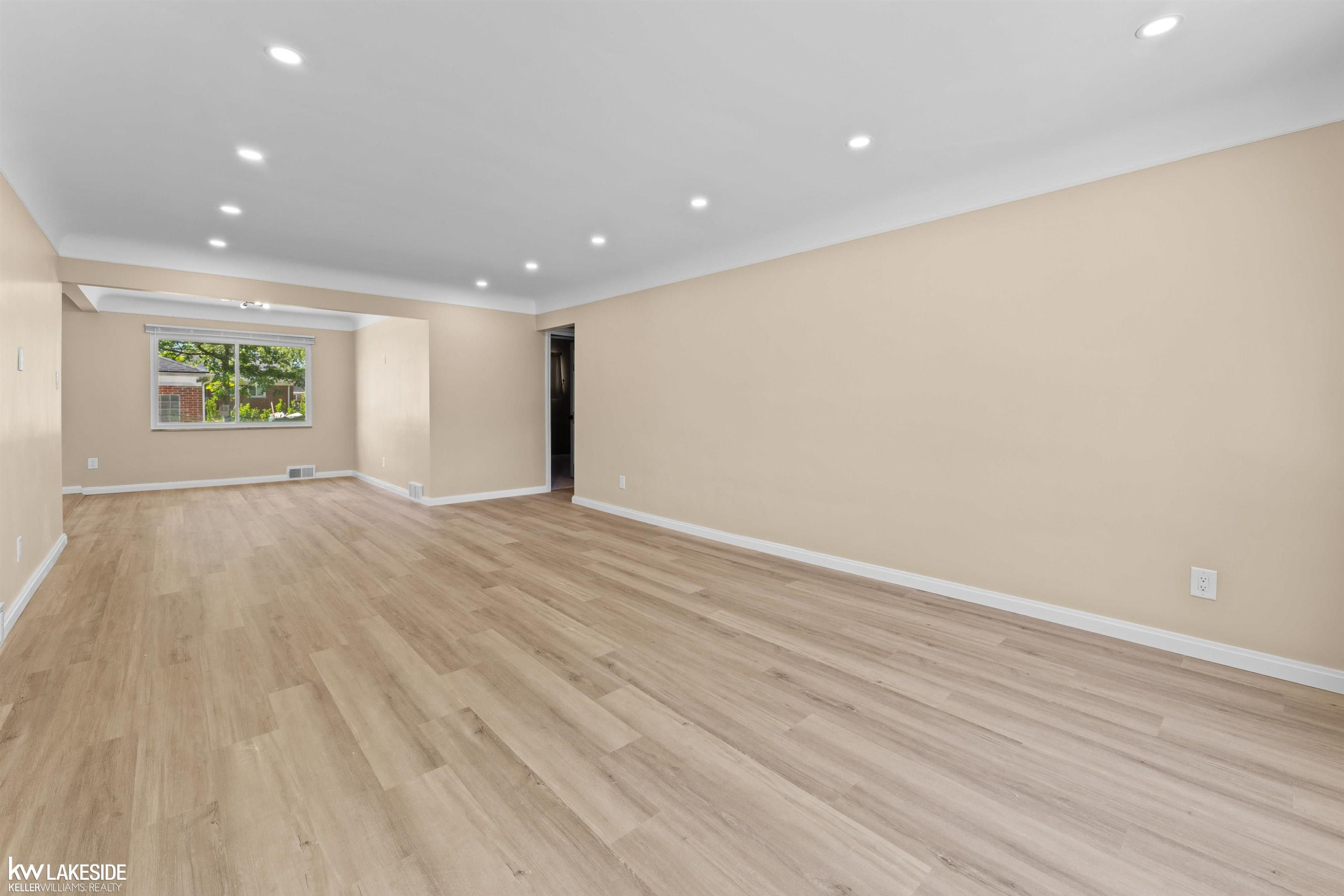 16504 Collinson Avenue, Eastpointe, MI 48021 — Photo 8