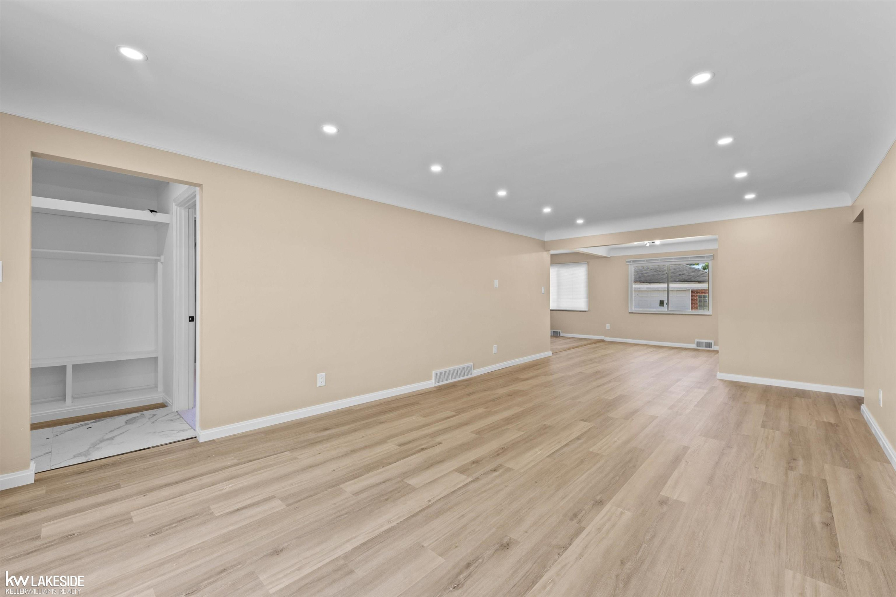 16504 Collinson Avenue, Eastpointe, MI 48021 — Photo 9