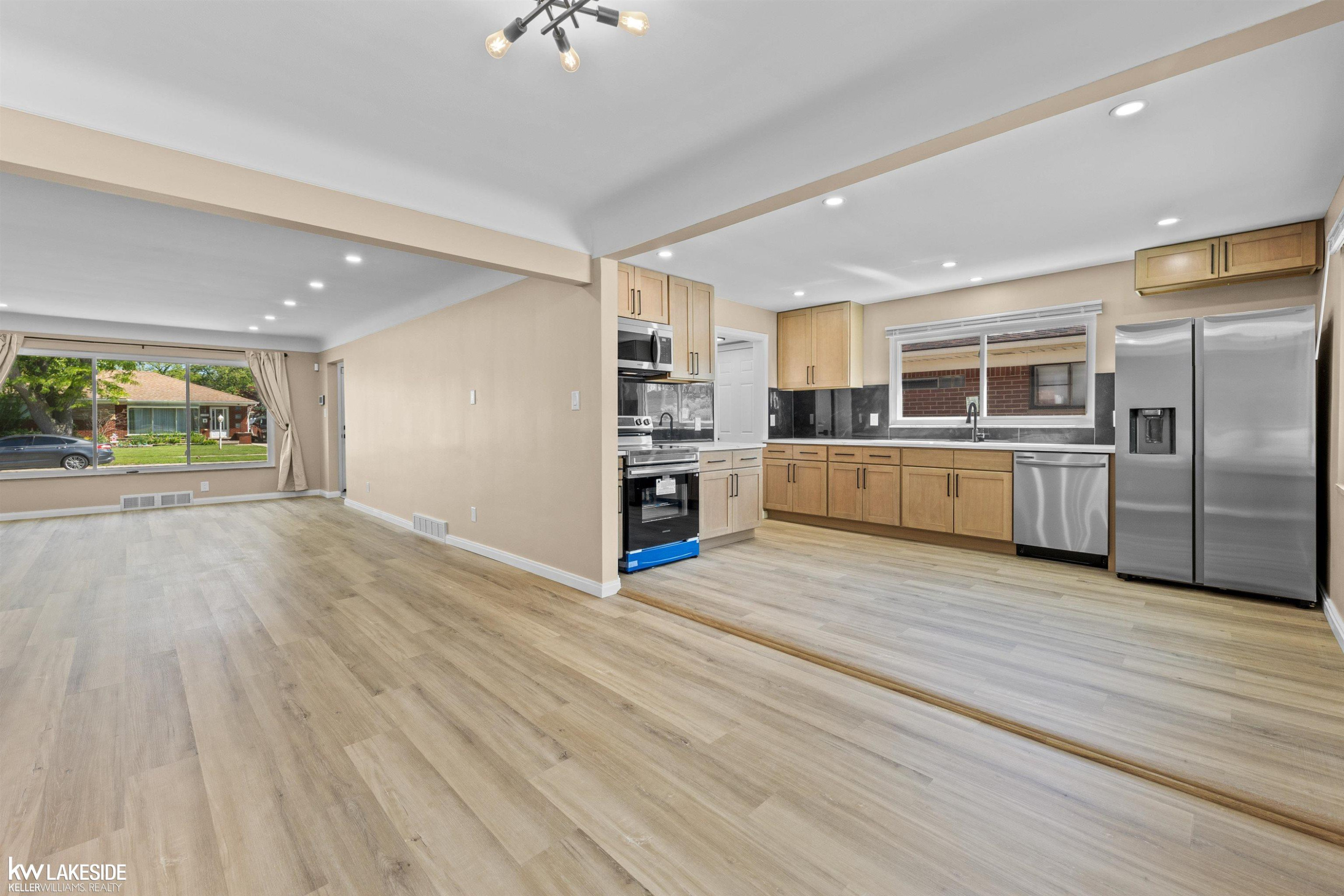 16504 Collinson Avenue, Eastpointe, MI 48021 — Photo 13