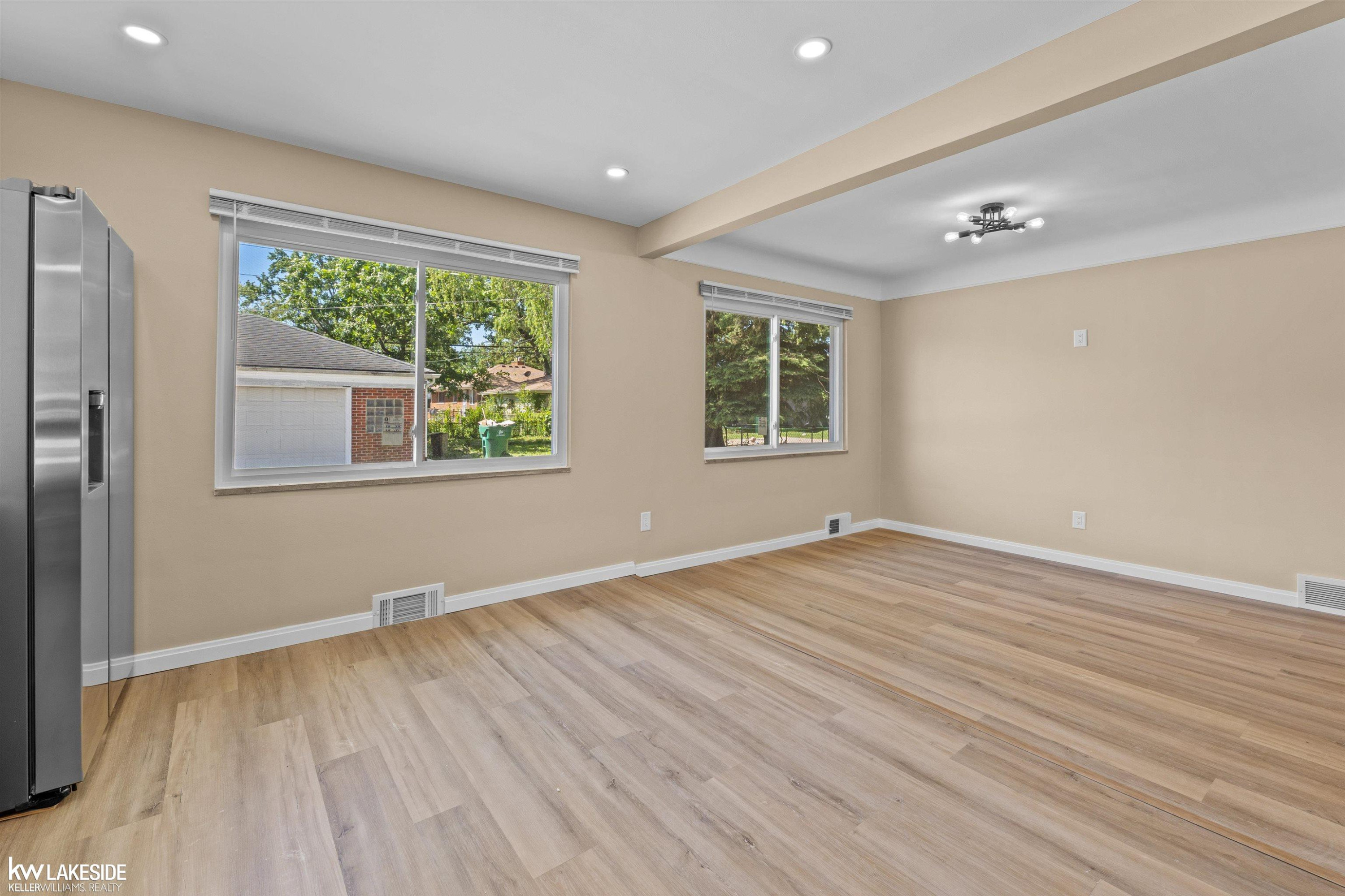16504 Collinson Avenue, Eastpointe, MI 48021 — Photo 14