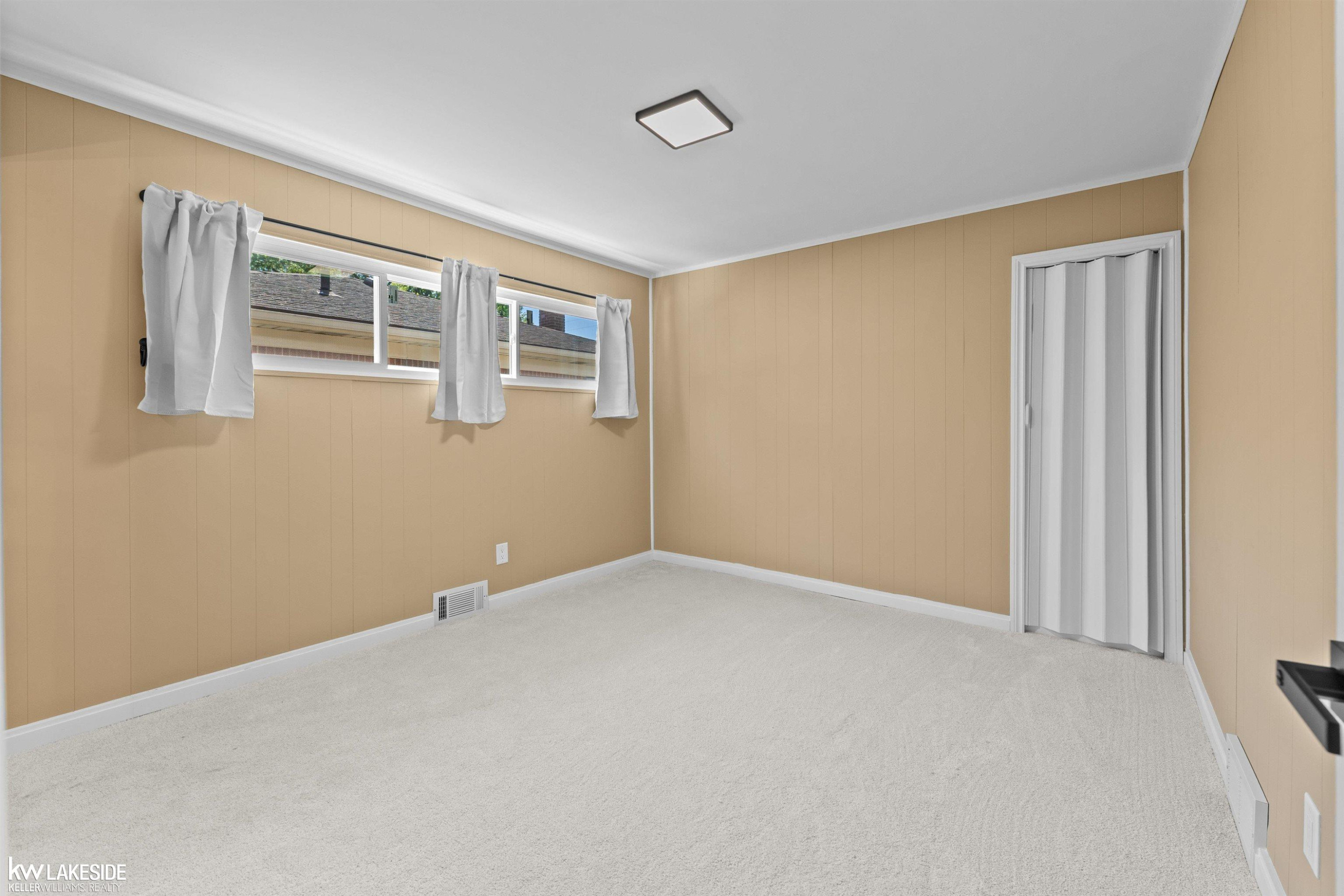 16504 Collinson Avenue, Eastpointe, MI 48021 — Photo 16
