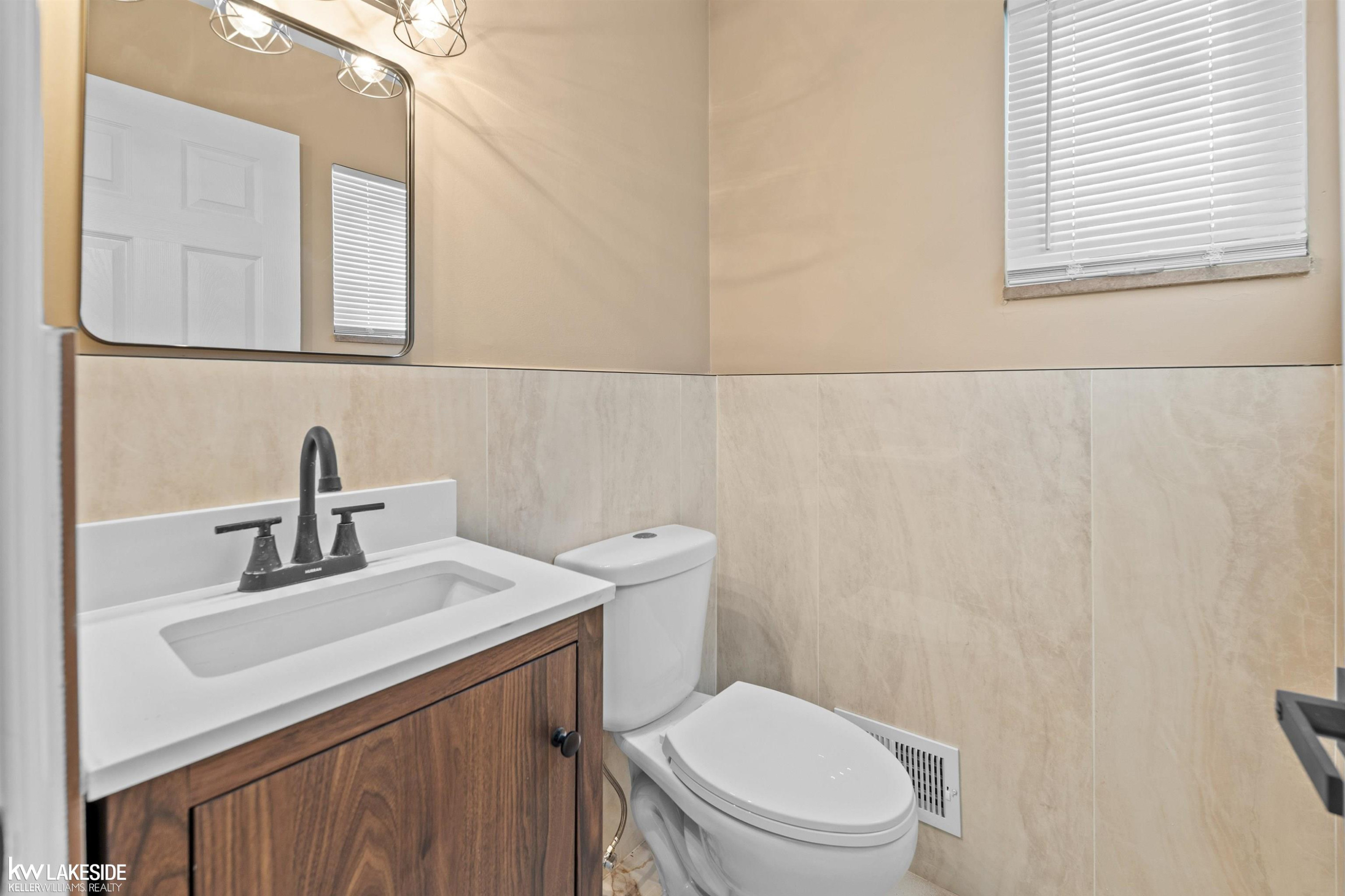 16504 Collinson Avenue, Eastpointe, MI 48021 — Photo 18
