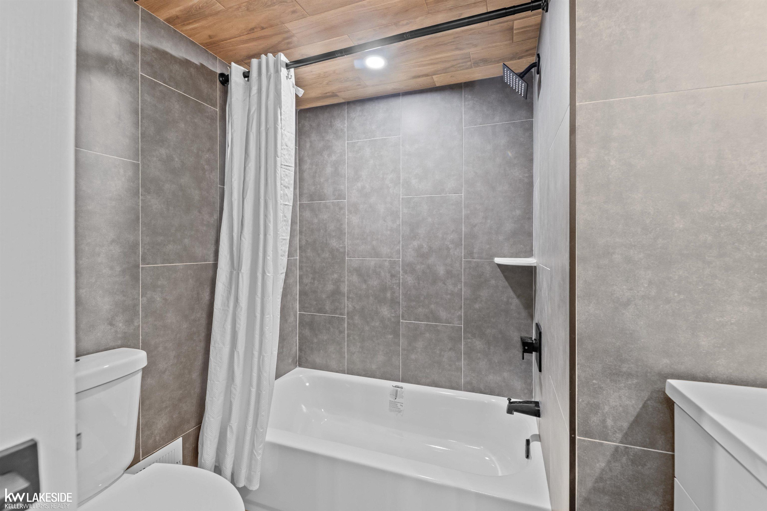 16504 Collinson Avenue, Eastpointe, MI 48021 — Photo 22