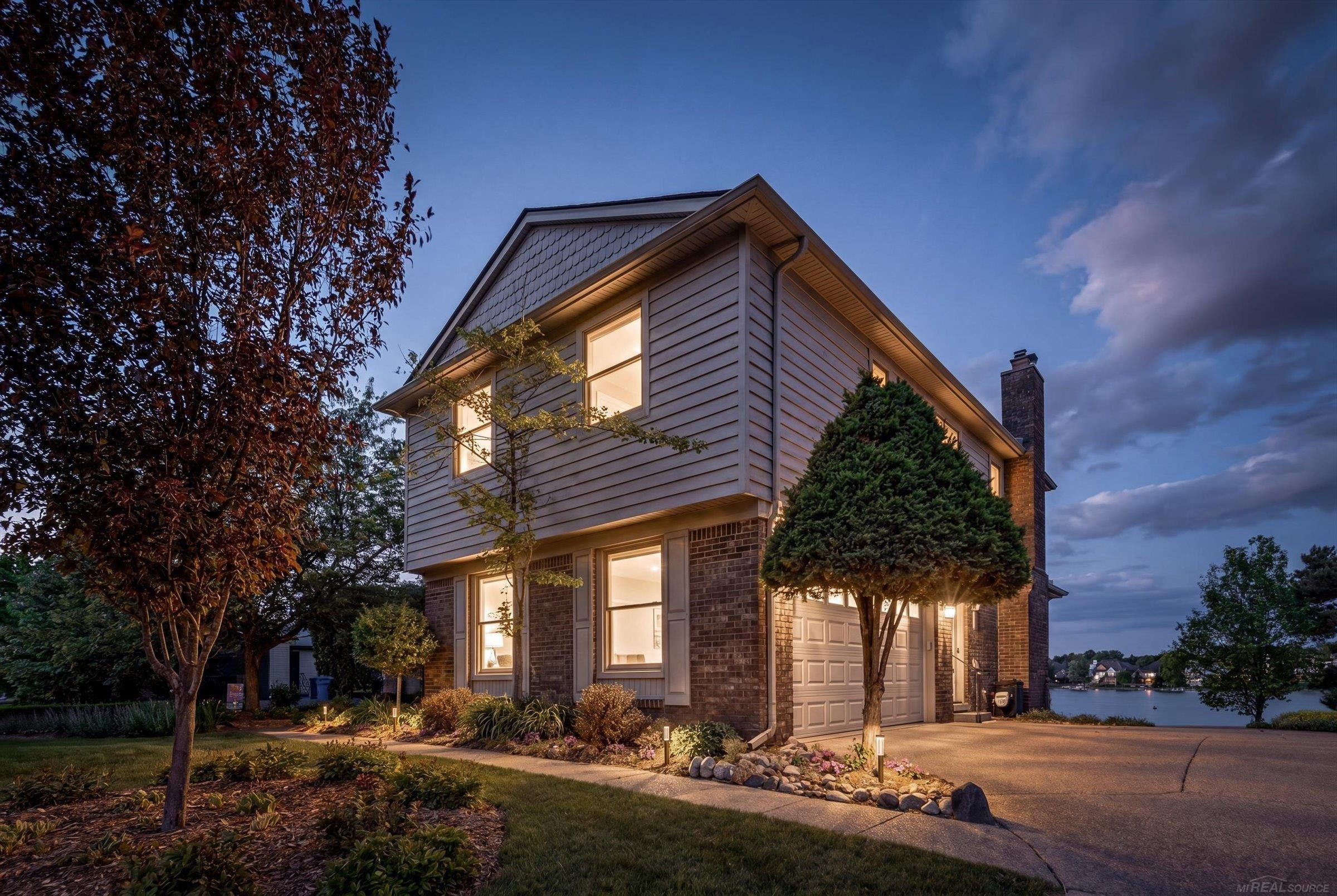 400 Lakes Edge Drive, Oxford, MI 48371 — Photo 2