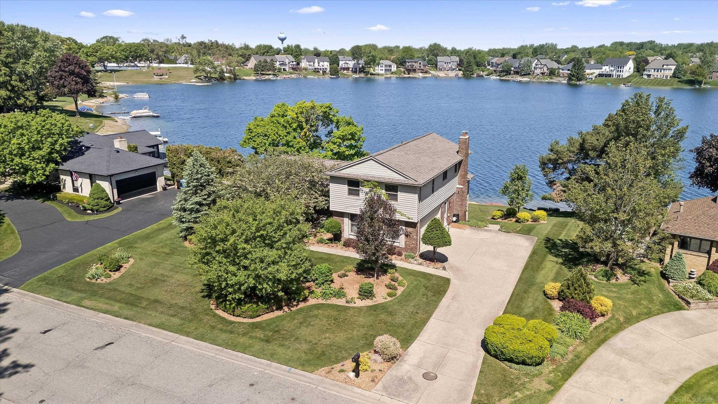 400 Lakes Edge Drive, Oxford, MI 48371 — Photo 4