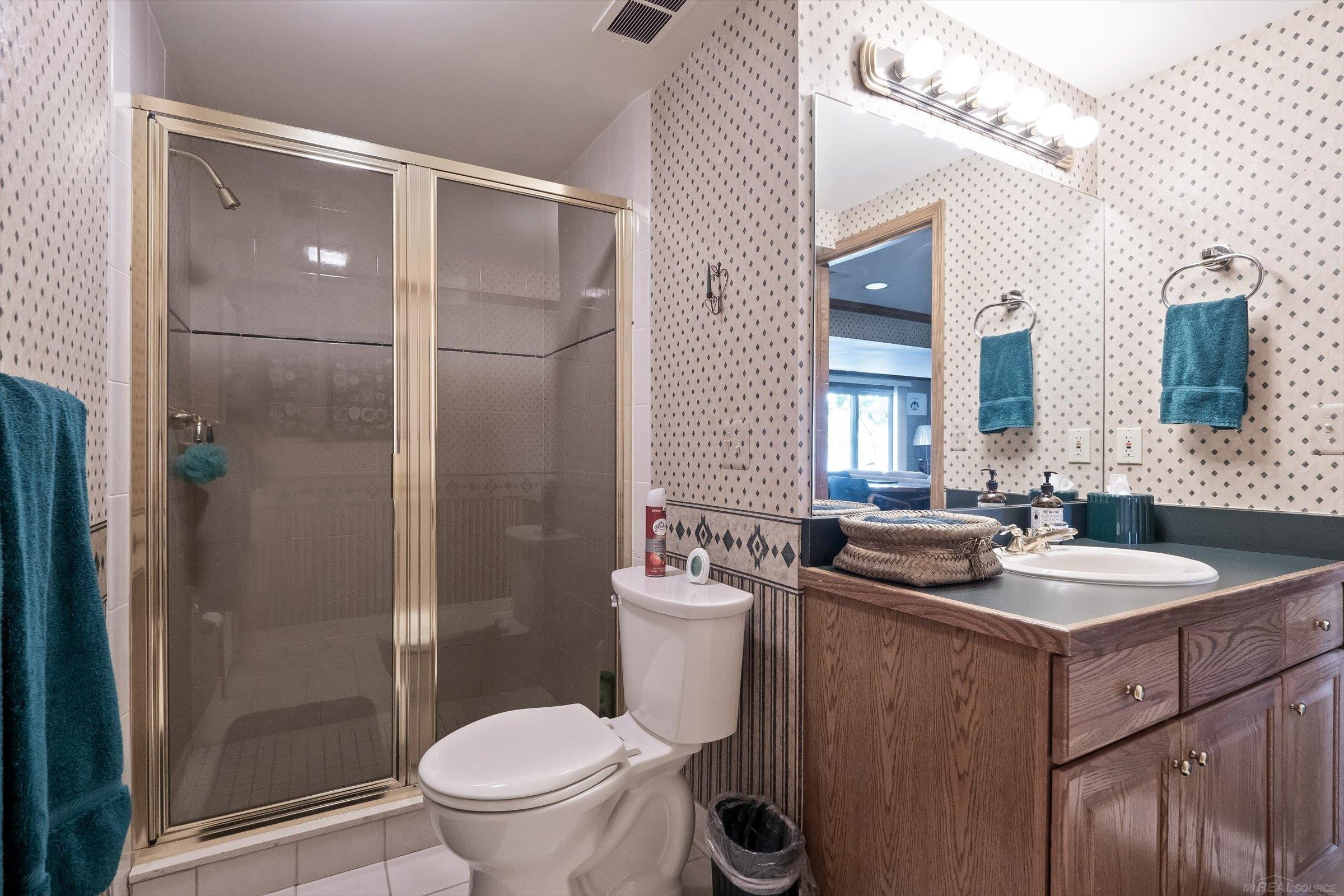400 Lakes Edge Drive, Oxford, MI 48371 — Photo 32