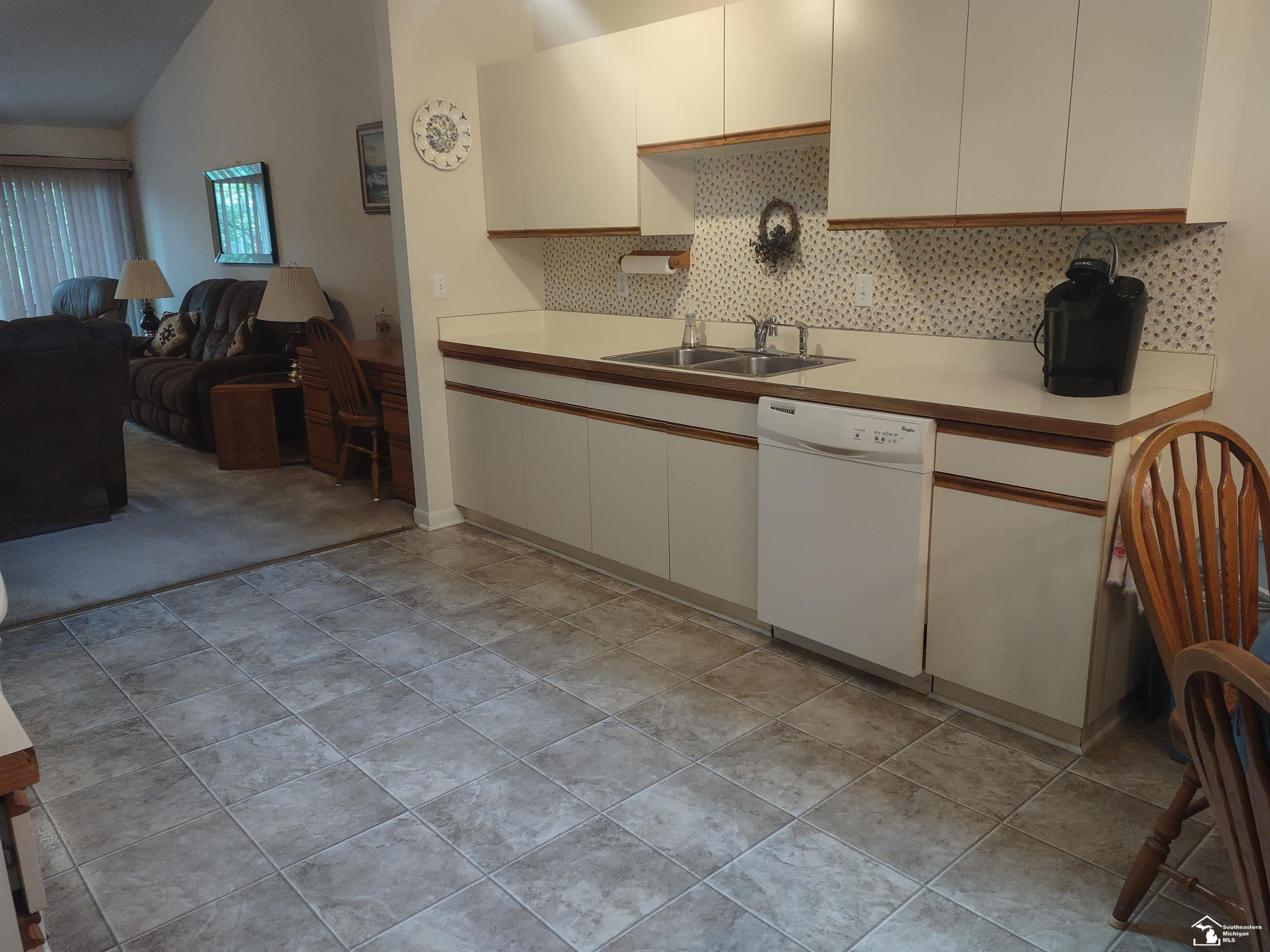 19040 OTTO Court, New Boston, MI 48164 — Photo 3