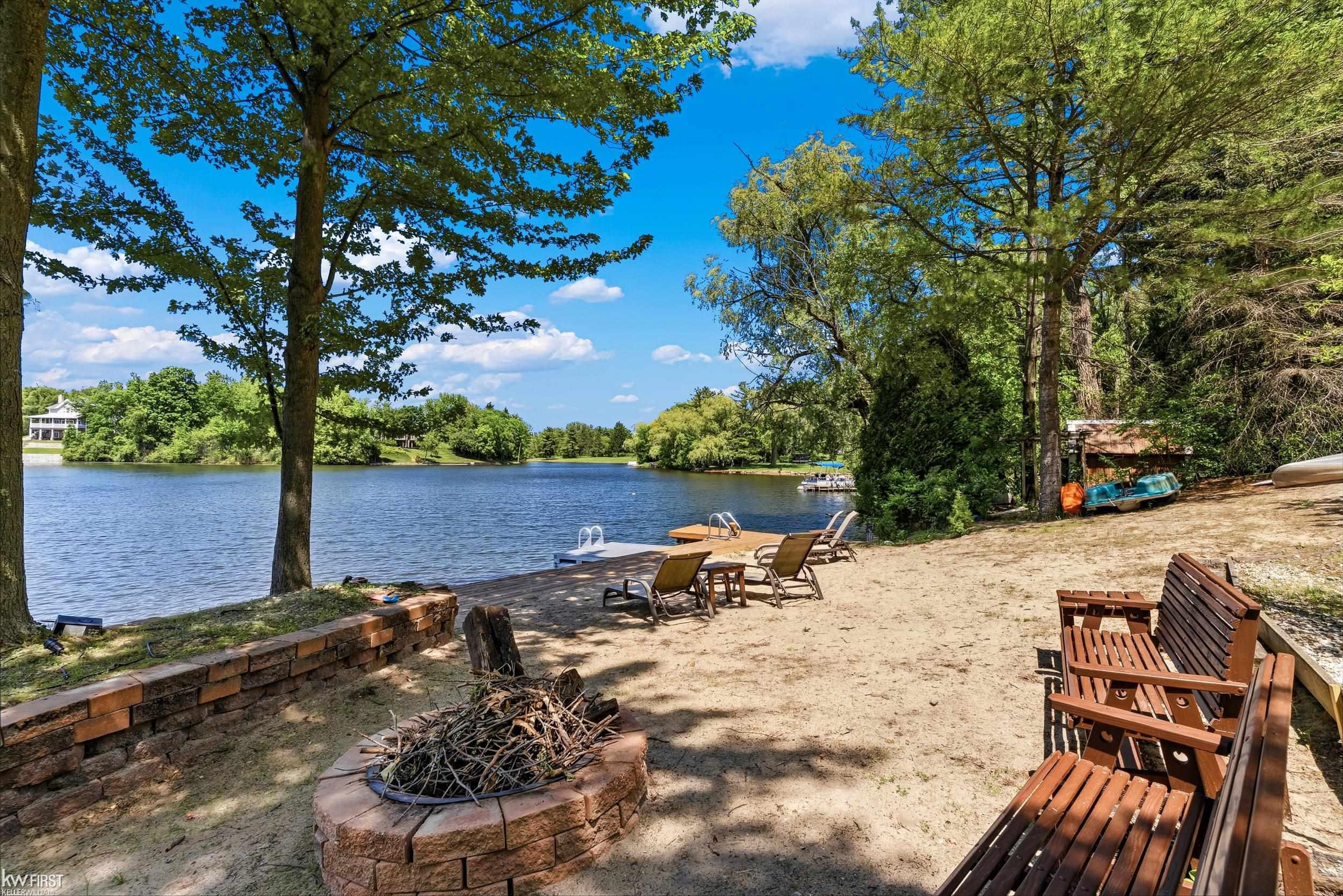 9220 Creekwood Lake Trail, Grand Blanc, MI 48439 — Photo 4