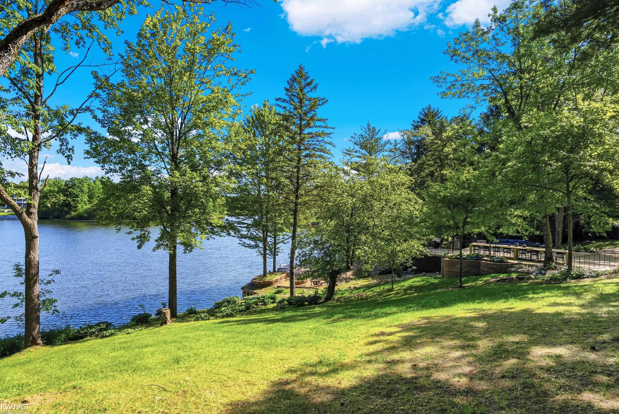 9220 Creekwood Lake Trail, Grand Blanc, MI 48439 — Photo 71