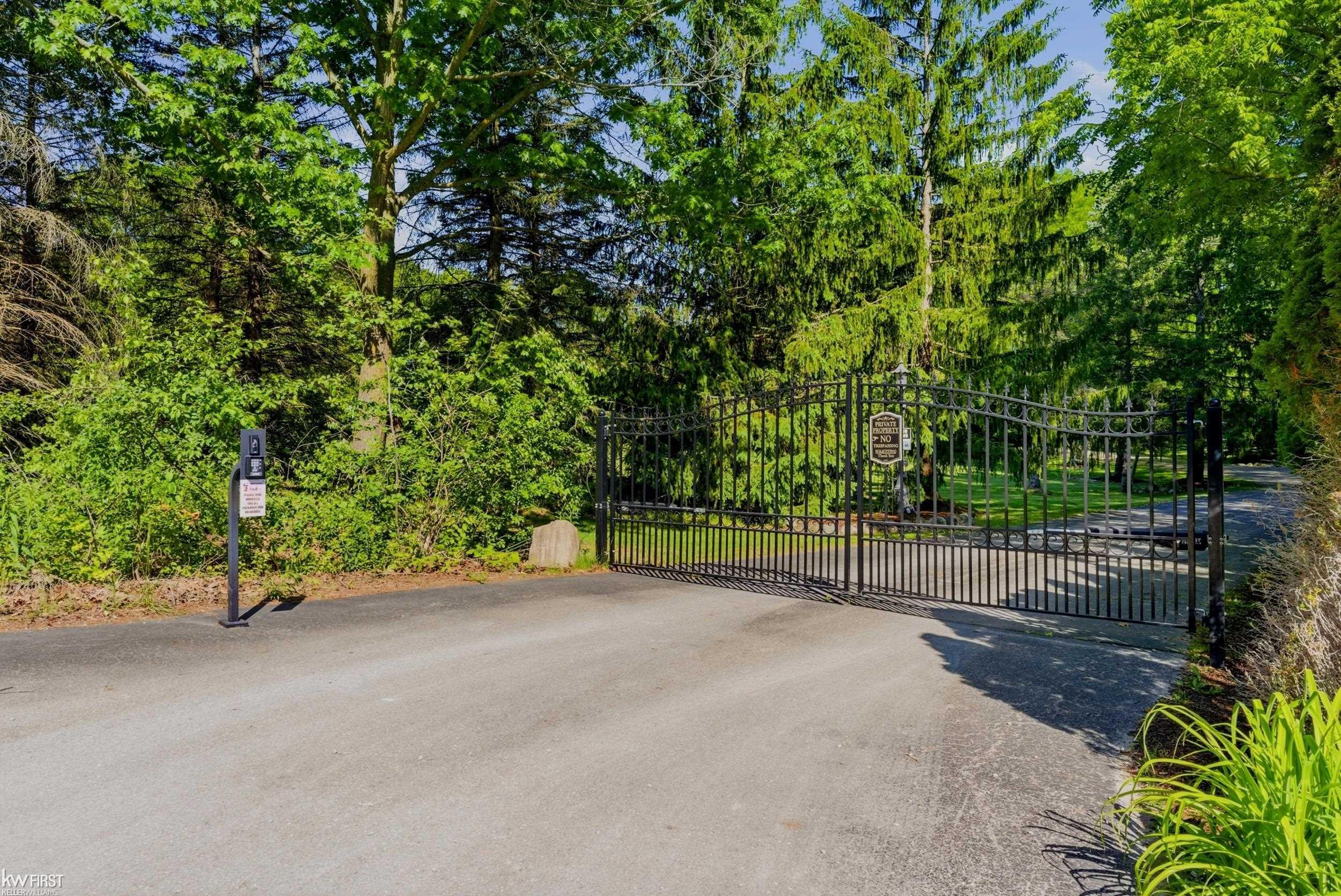 9220 Creekwood Lake Trail, Grand Blanc, MI 48439 — Photo 95