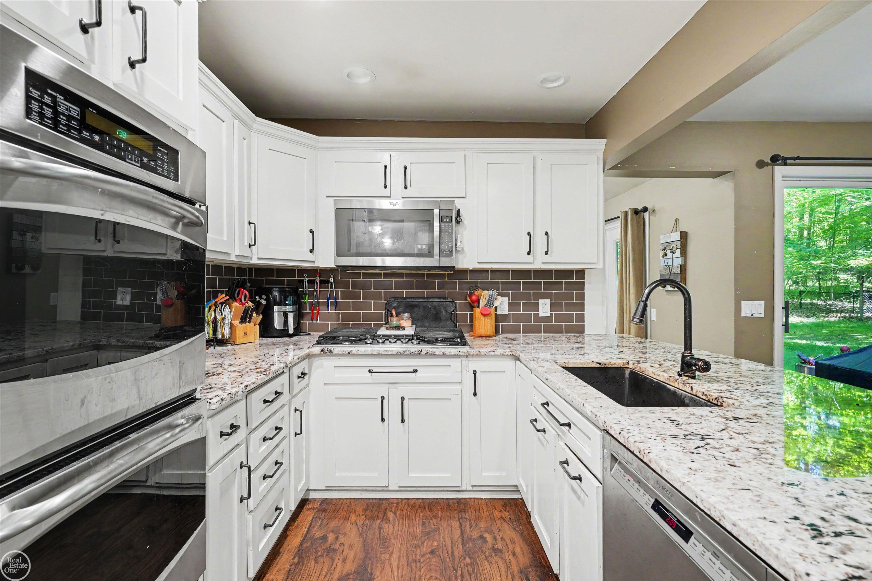 9065 Autumnglo Drive, Clarkston, MI 48348 — Photo 11