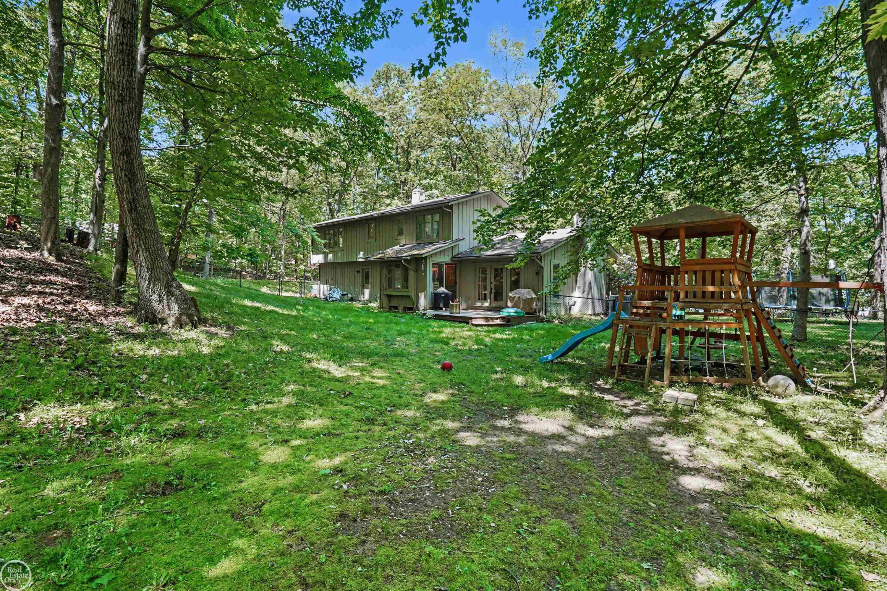 9065 Autumnglo Drive, Clarkston, MI 48348 — Photo 24