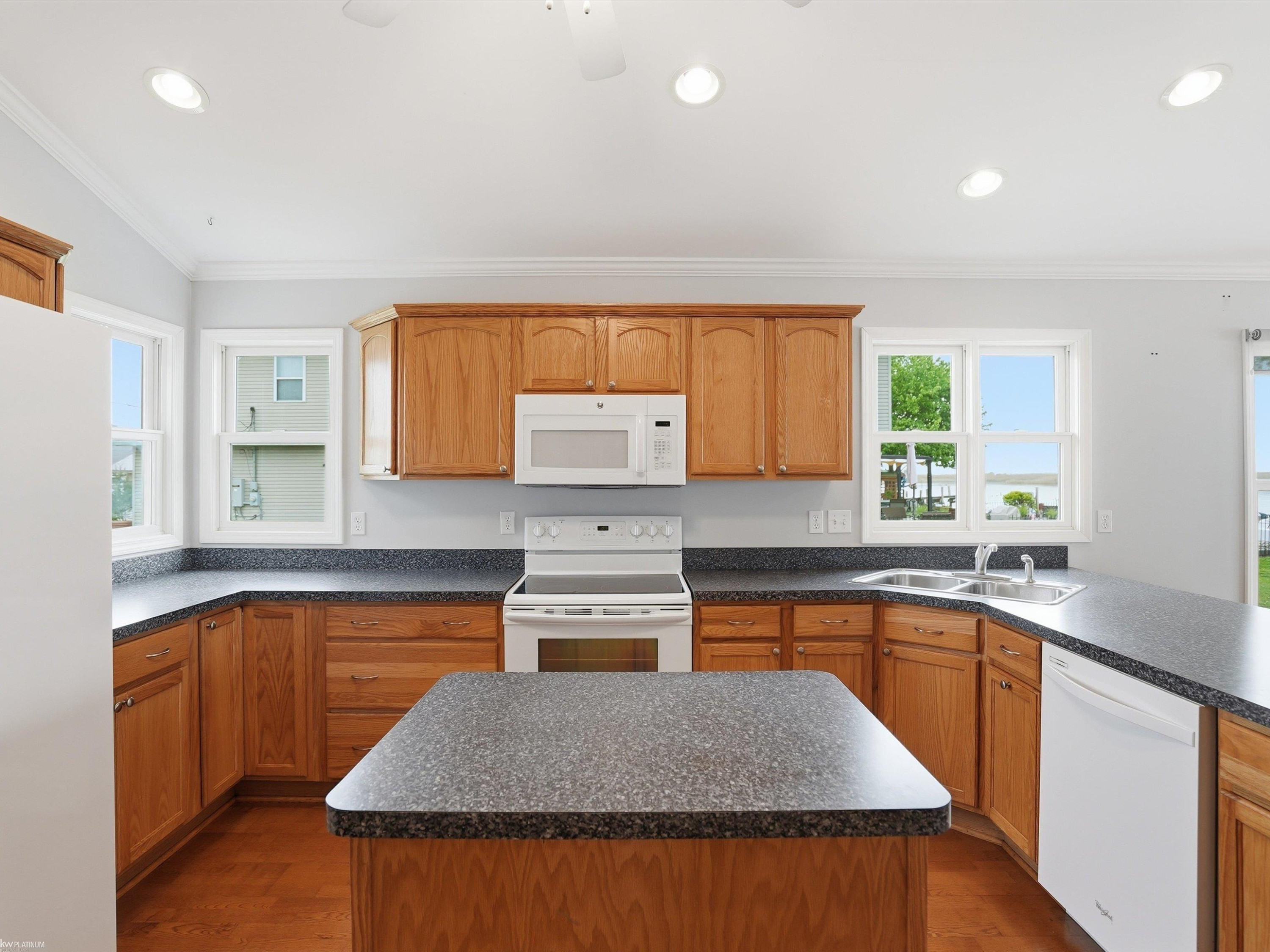 8622 Anchor Bay Drive, MI 48001 — Photo 9