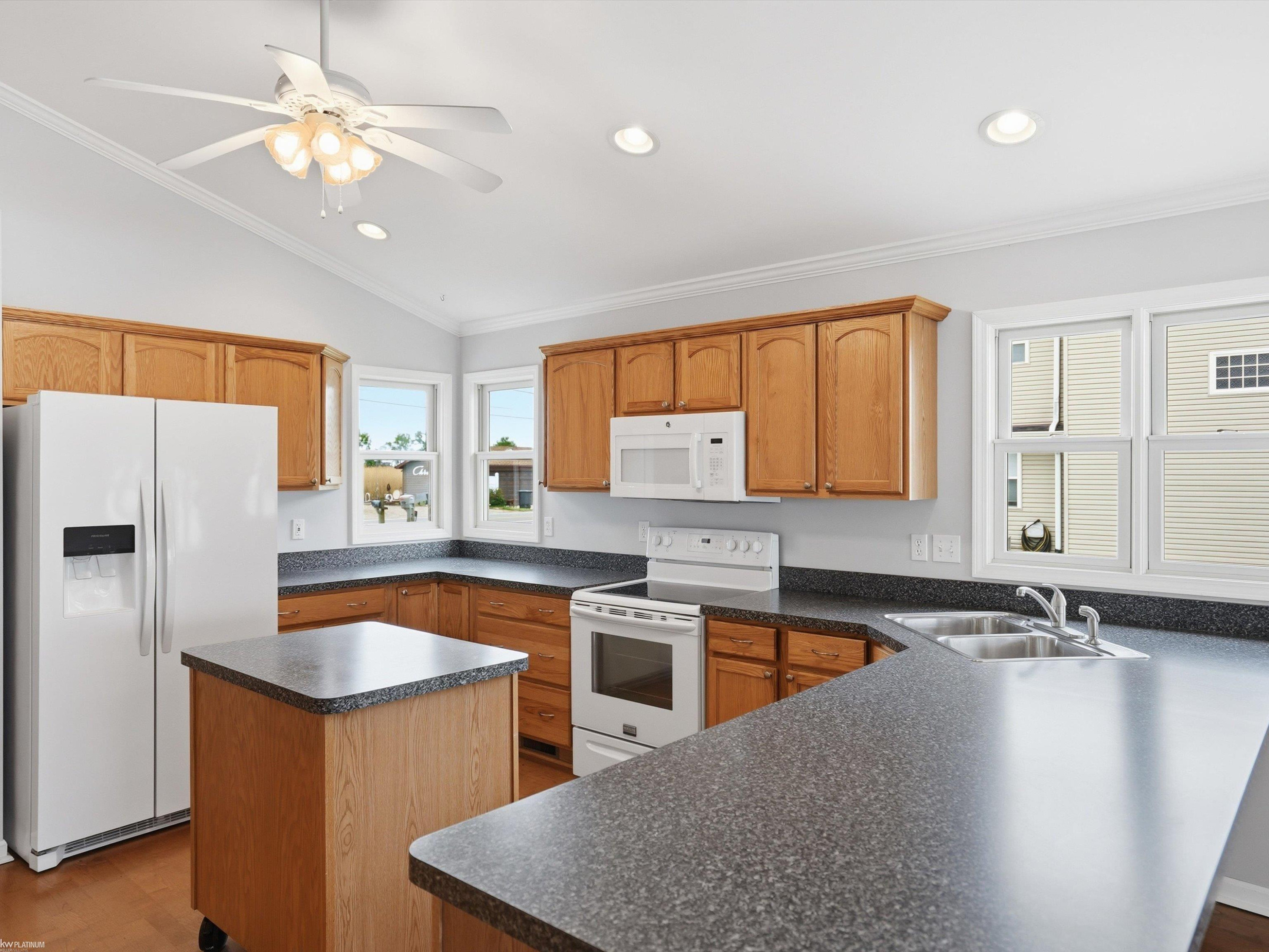 8622 Anchor Bay Drive, MI 48001 — Photo 11
