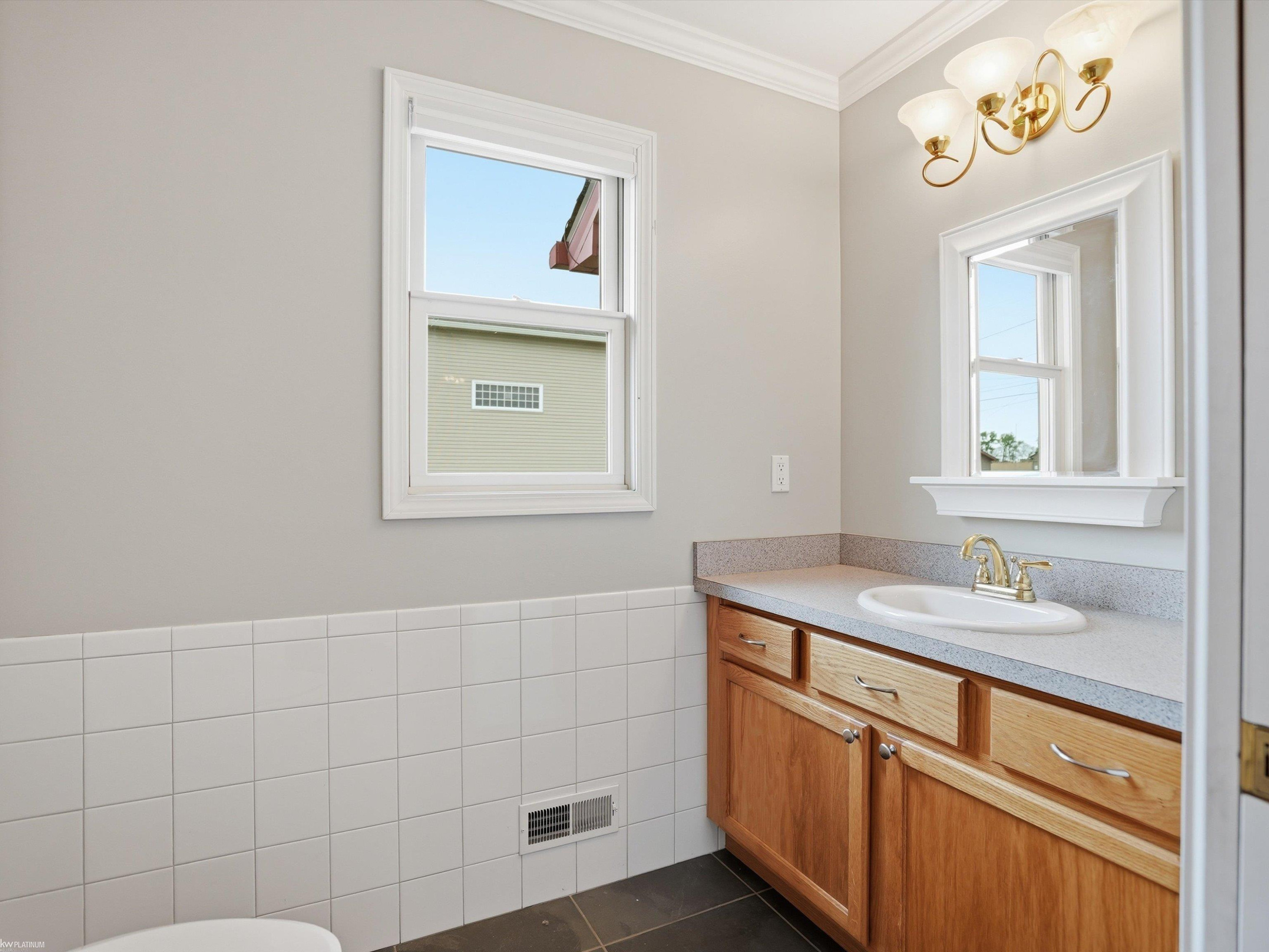 8622 Anchor Bay Drive, MI 48001 — Photo 32