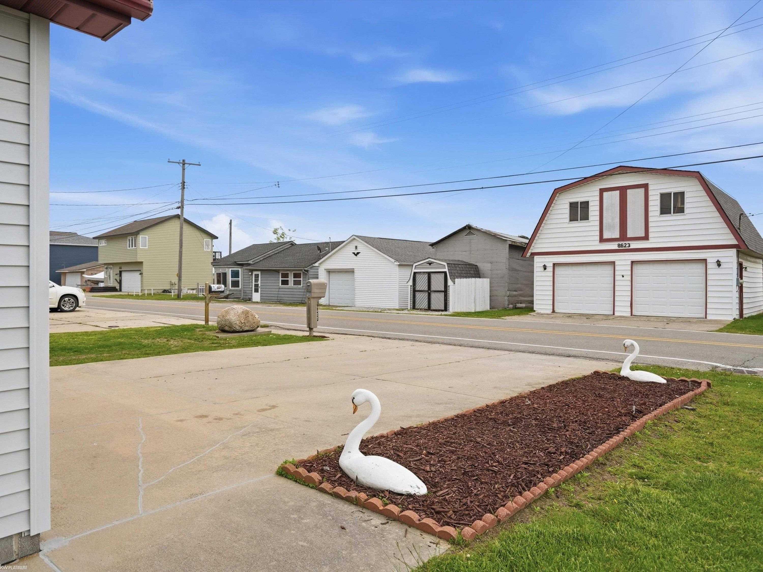 8622 Anchor Bay Drive, MI 48001 — Photo 35