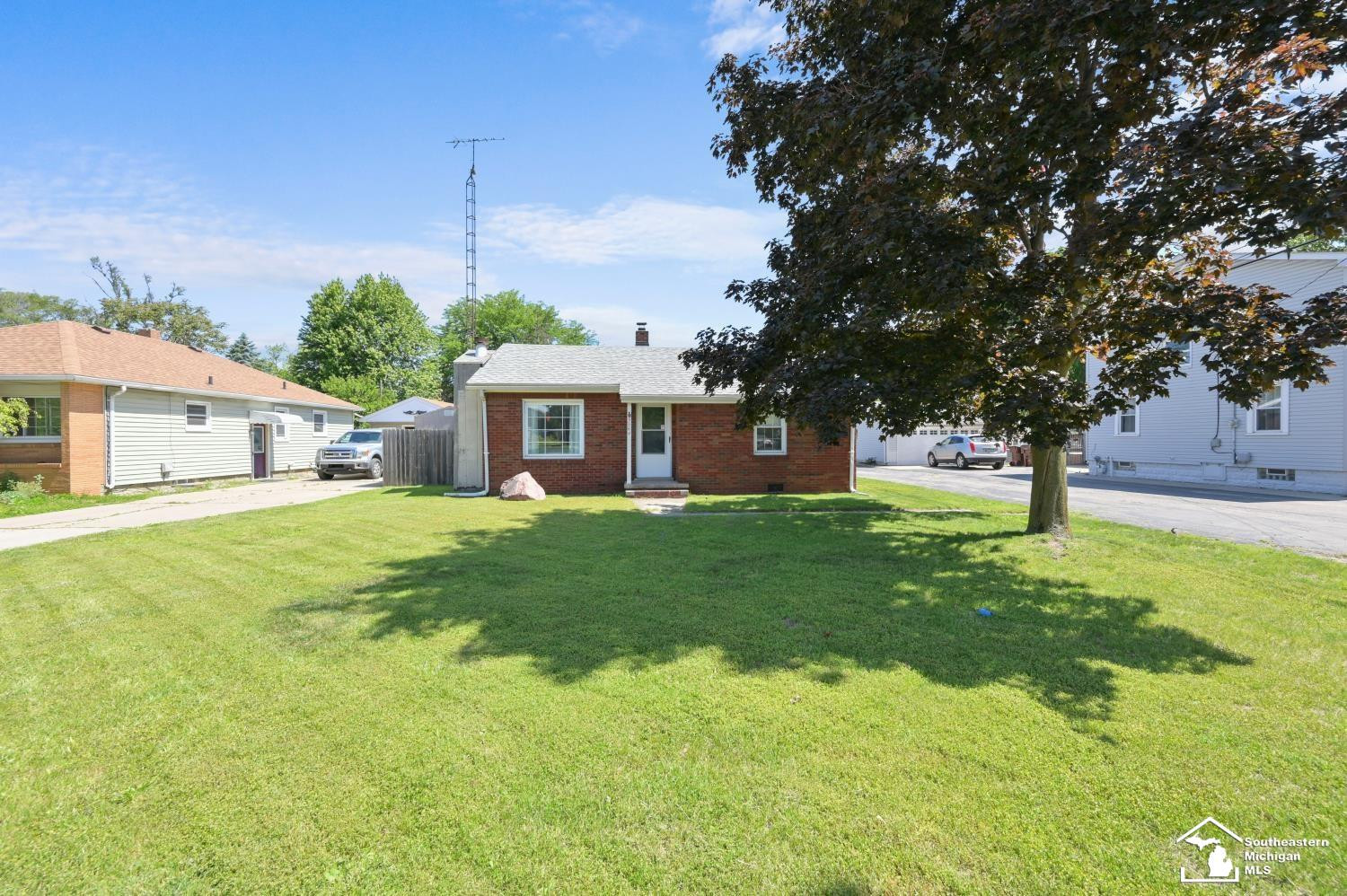 5864 Edgewood Boulevard, Monroe, MI 48161 — Photo 2