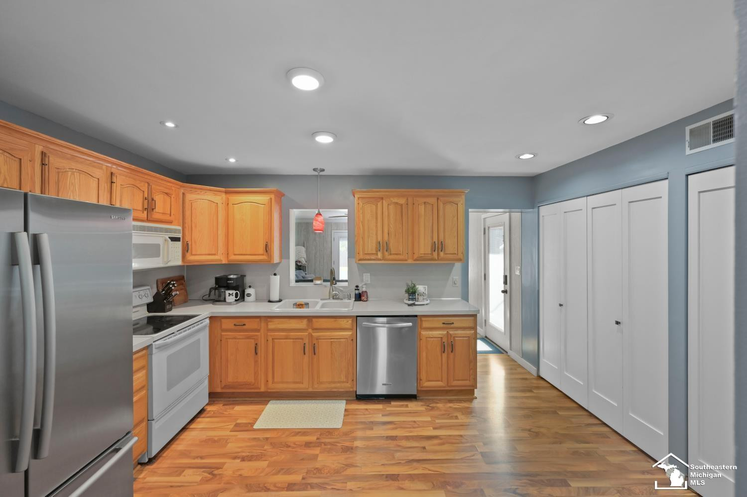 5864 Edgewood Boulevard, Monroe, MI 48161 — Photo 8