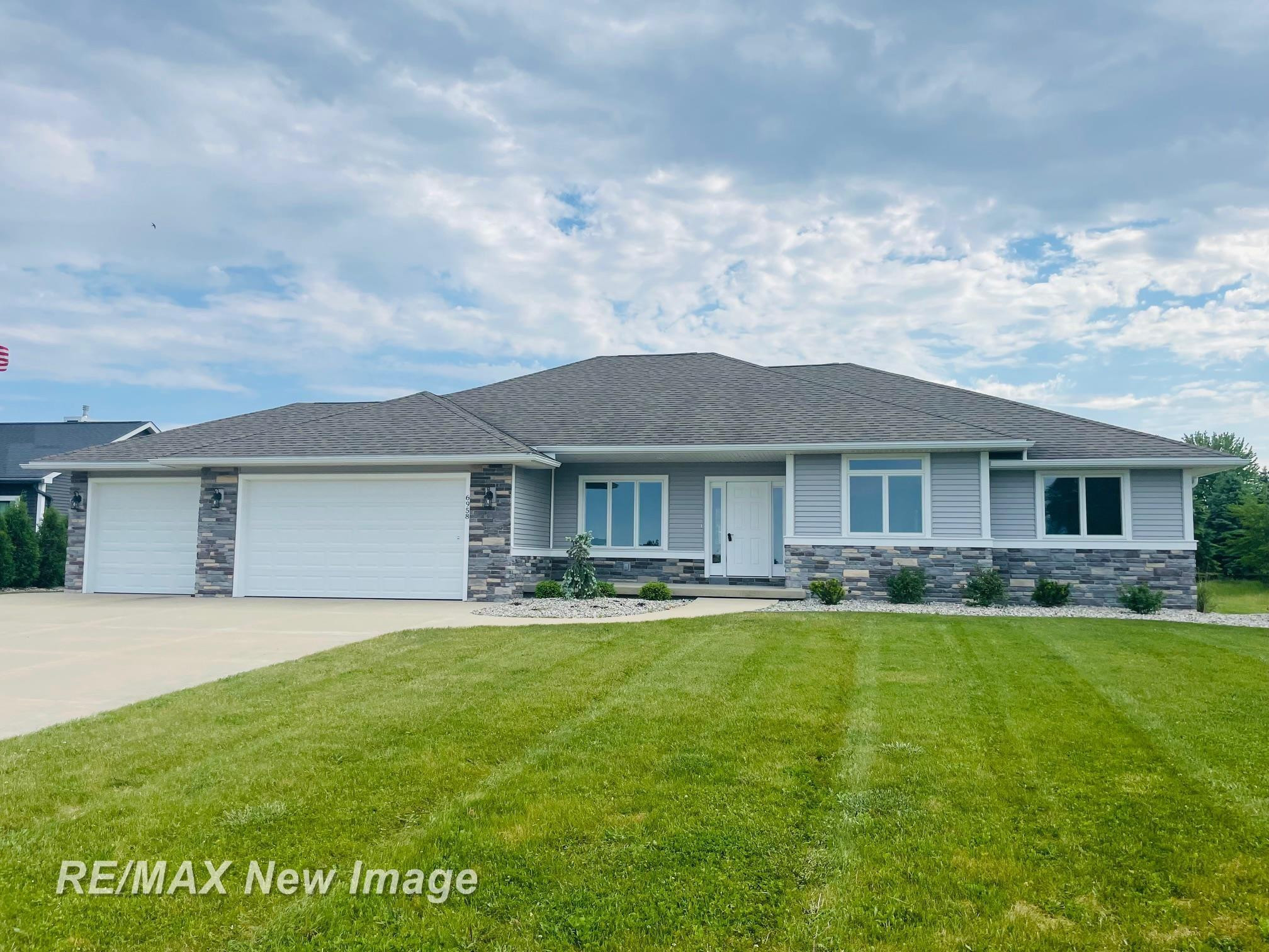 6958 Pleasant Ridge Trail, Saginaw, MI 48603 — Photo 2