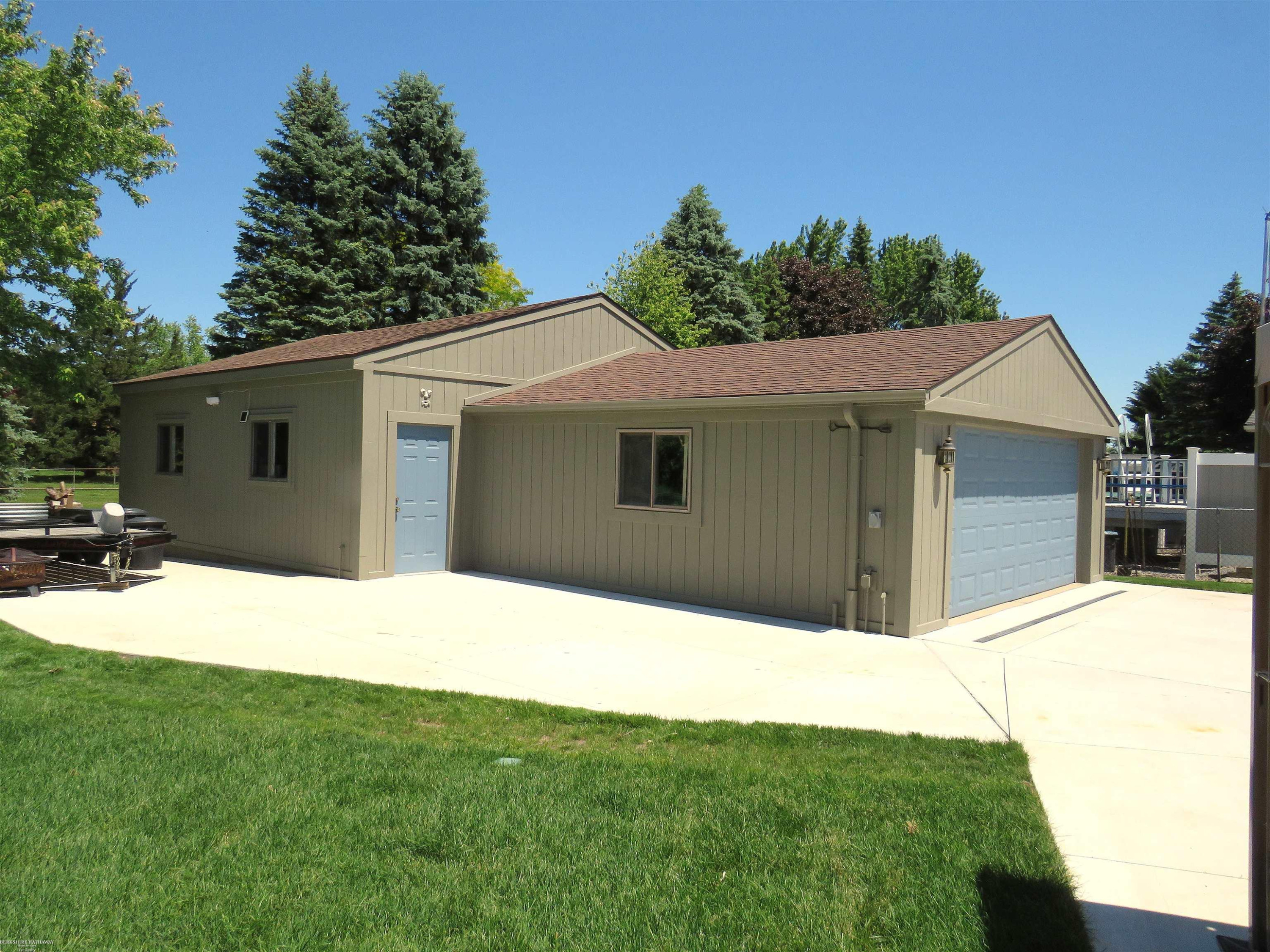 19231 Cooper Street, Clinton Twp, MI 48038 — Photo 4