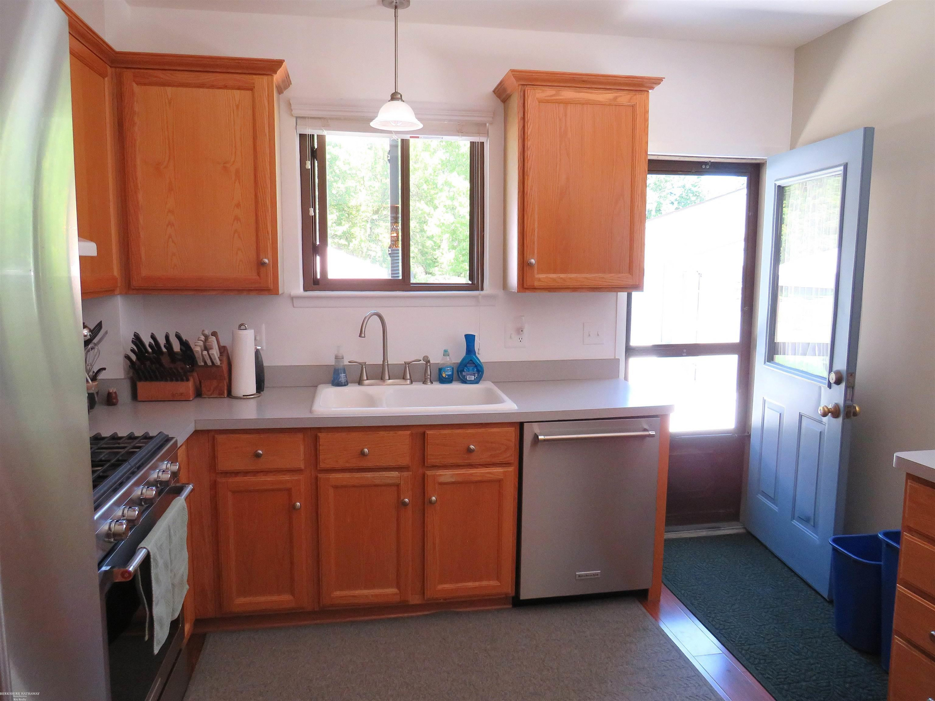 19231 Cooper Street, Clinton Twp, MI 48038 — Photo 8