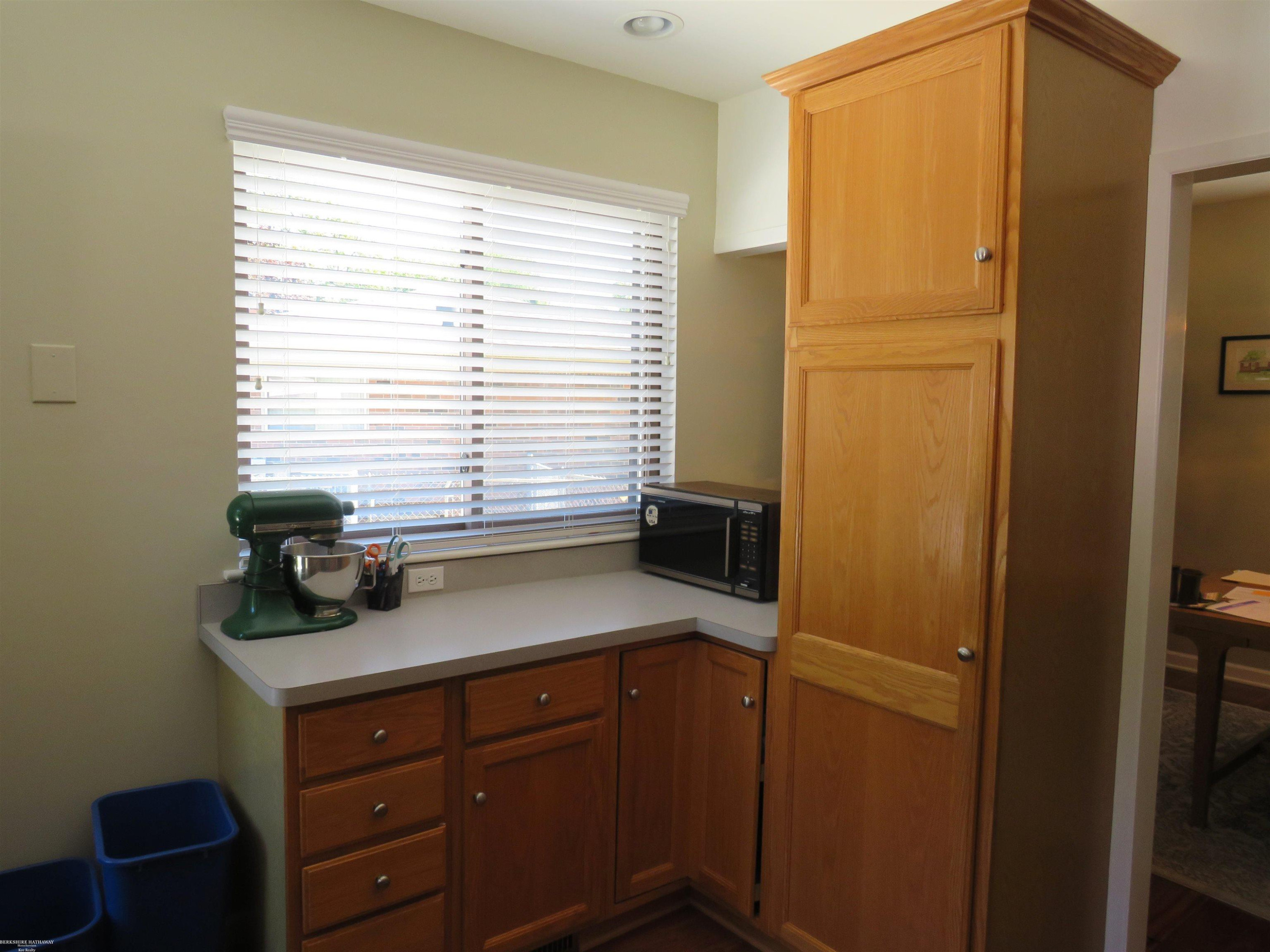 19231 Cooper Street, Clinton Twp, MI 48038 — Photo 9