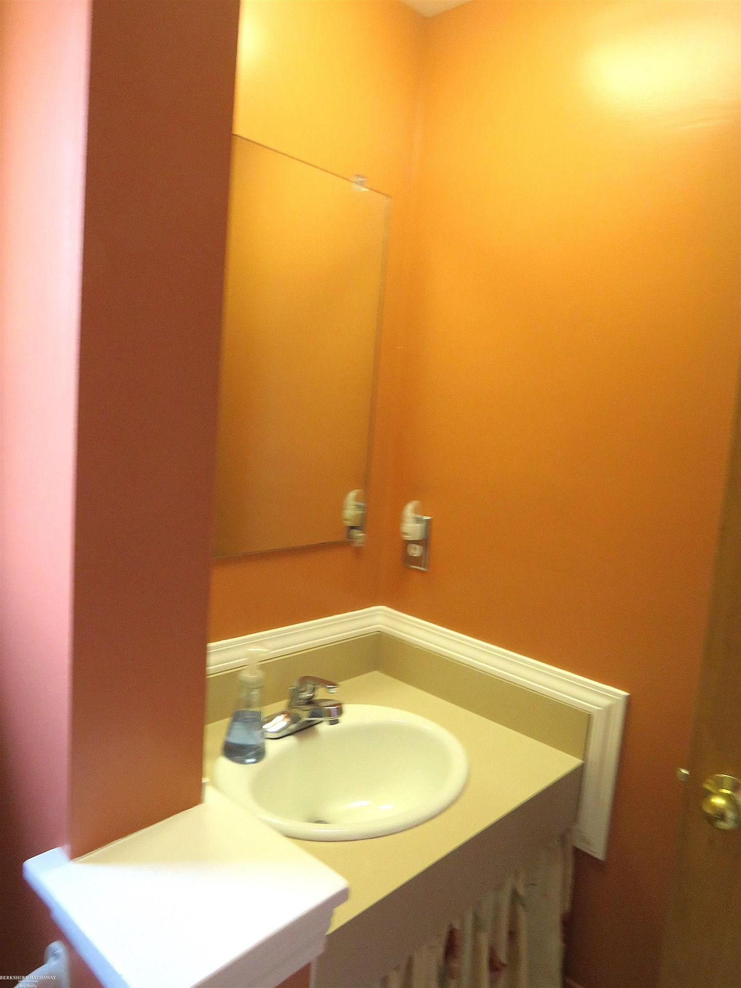 19231 Cooper Street, Clinton Twp, MI 48038 — Photo 17