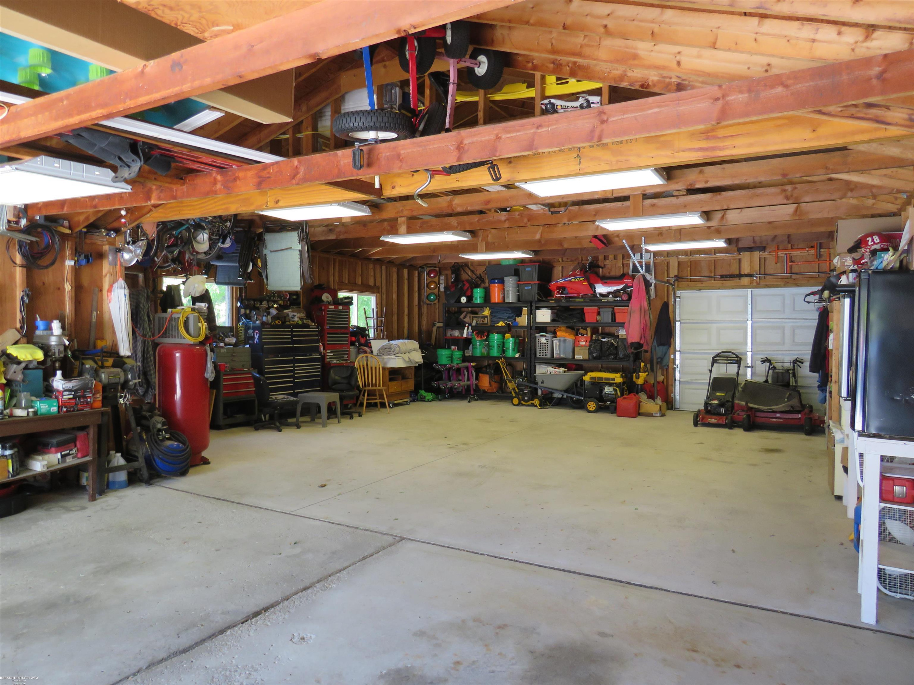 19231 Cooper Street, Clinton Twp, MI 48038 — Photo 23