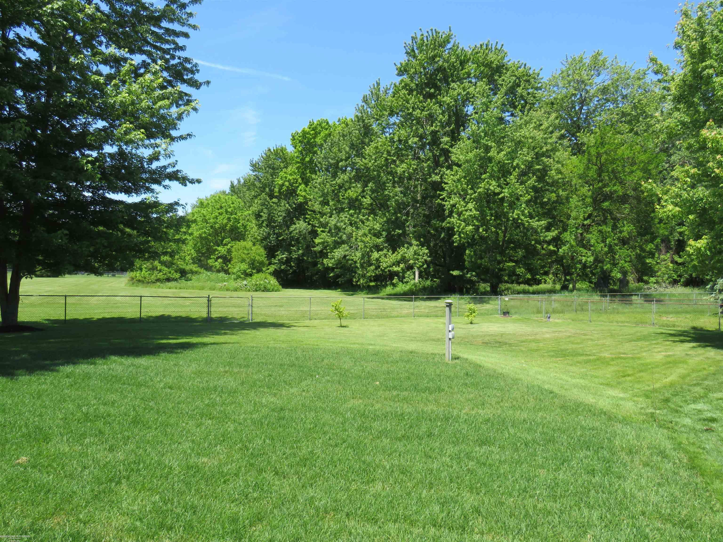 19231 Cooper Street, Clinton Twp, MI 48038 — Photo 26