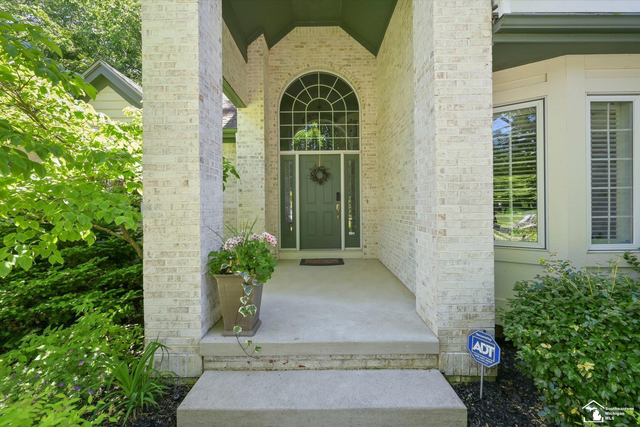 7141 S Valley Circle, Lambertville, MI 48144 — Photo 5