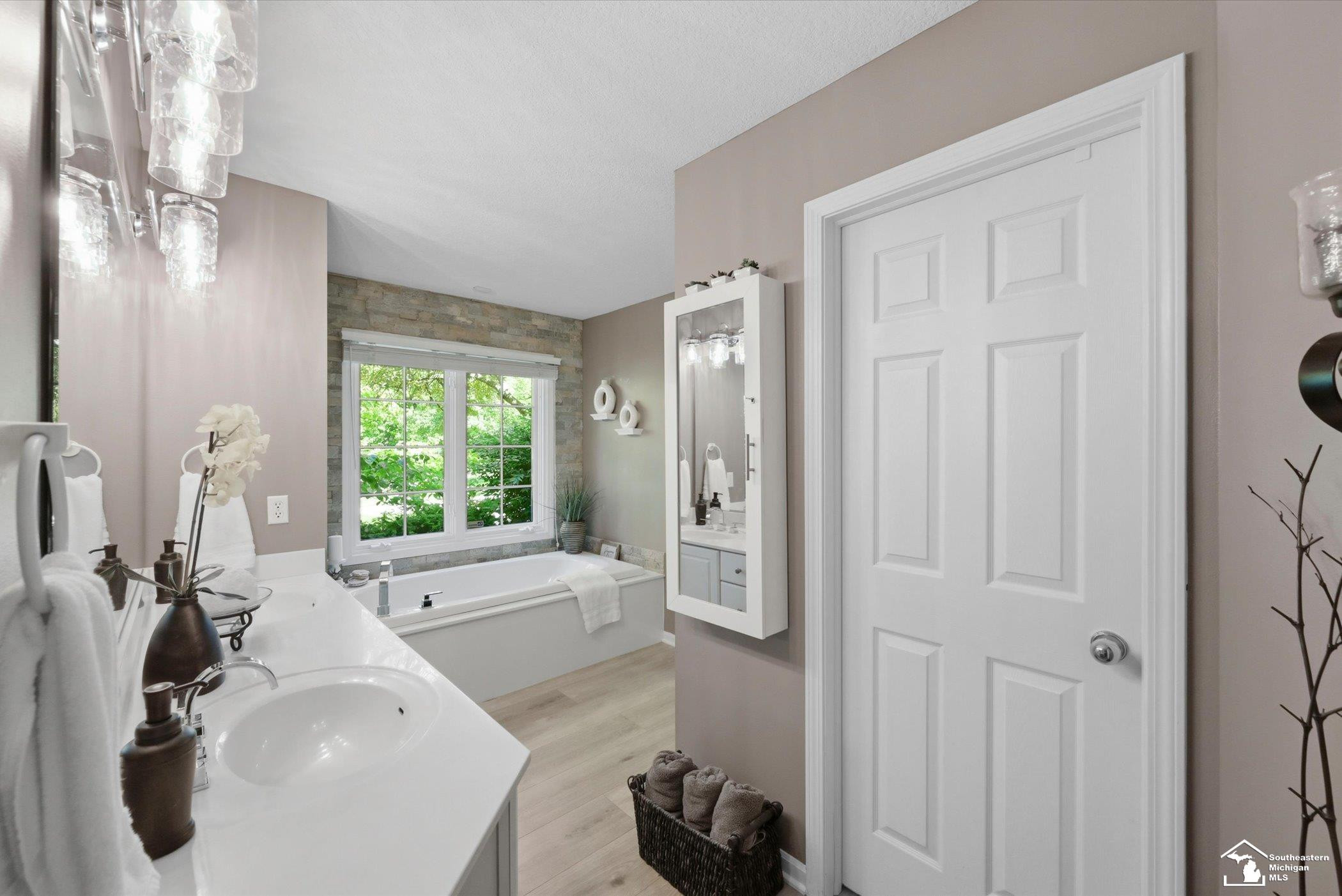7141 S Valley Circle, Lambertville, MI 48144 — Photo 10