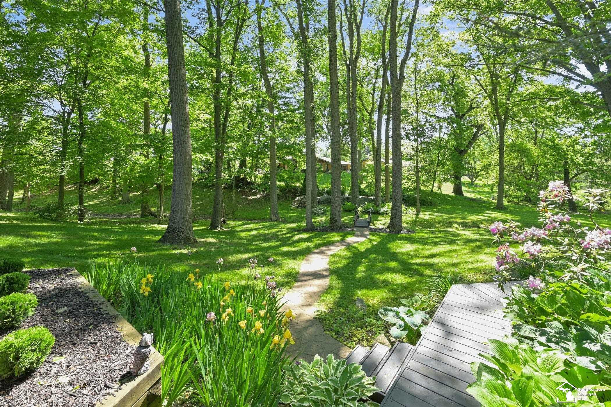 7141 S Valley Circle, Lambertville, MI 48144 — Photo 35