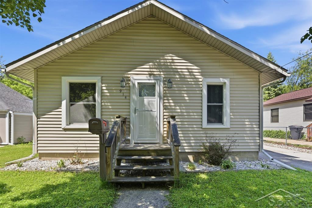 914 W Collins Street, Midland, MI 48640 — Photo 2