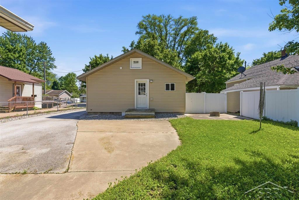 914 W Collins Street, Midland, MI 48640 — Photo 4