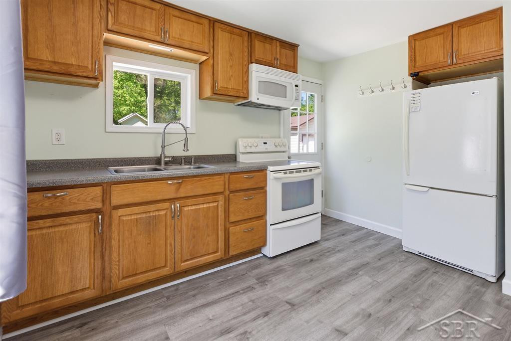 914 W Collins Street, Midland, MI 48640 — Photo 8