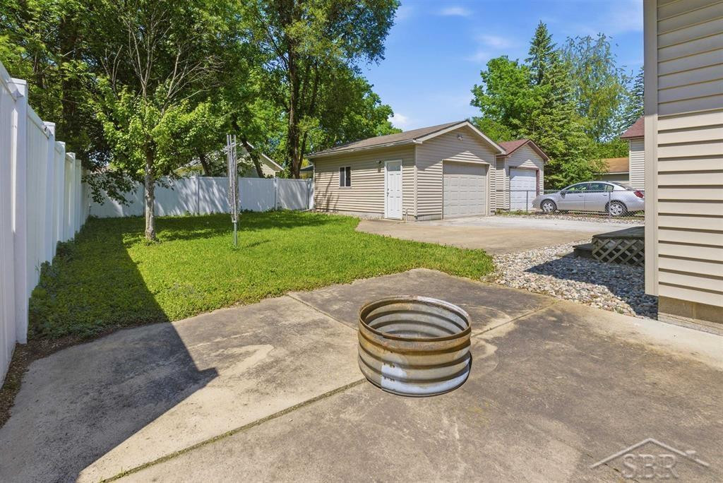 914 W Collins Street, Midland, MI 48640 — Photo 15