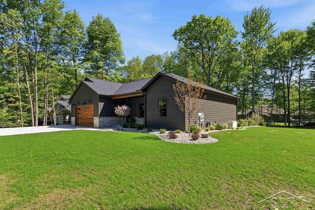 875 S Crooked Tree Lane, Midland, MI 48640 — Photo 28