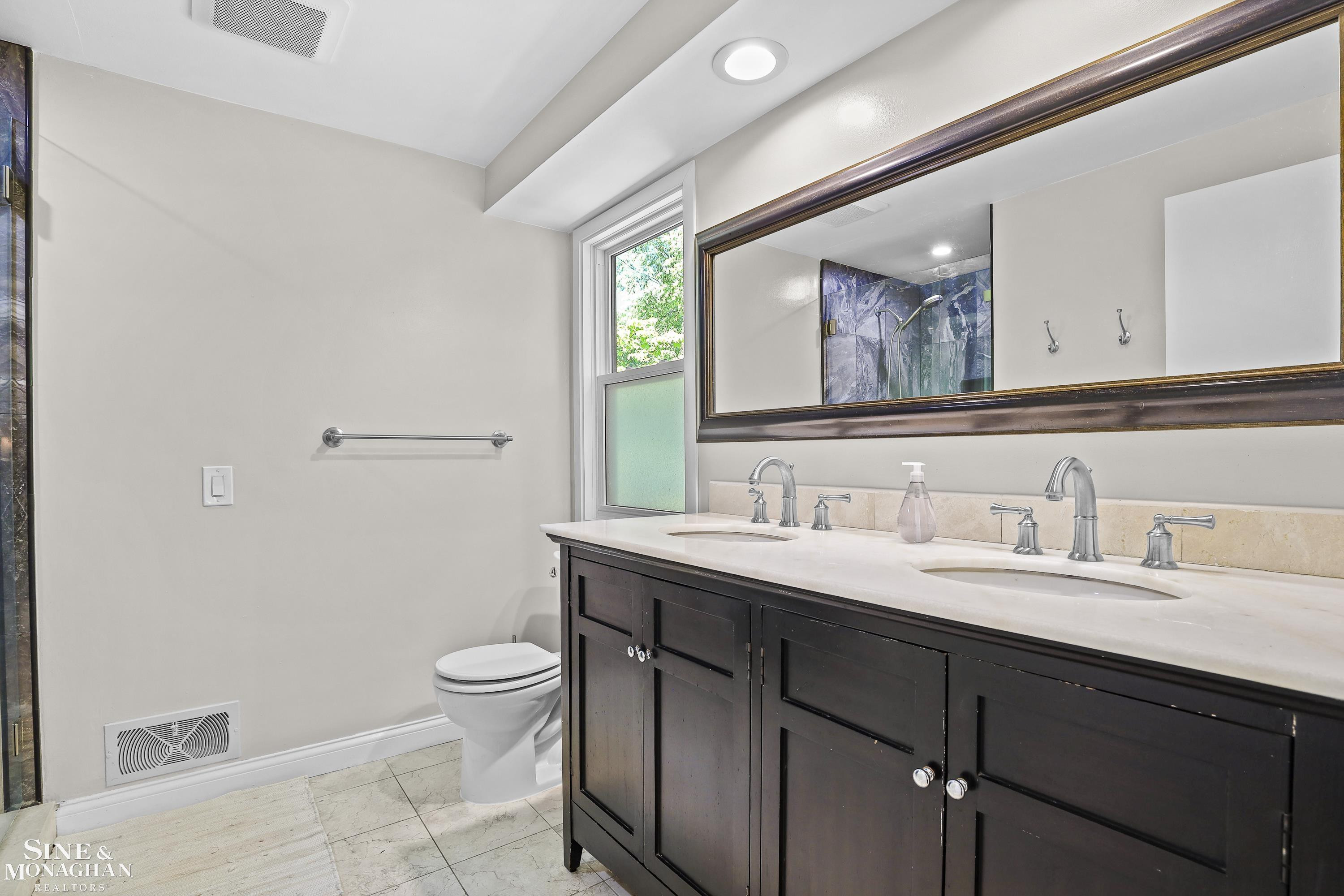 22636 King Richard Court, Beverly Hills, MI 48025 — Photo 31