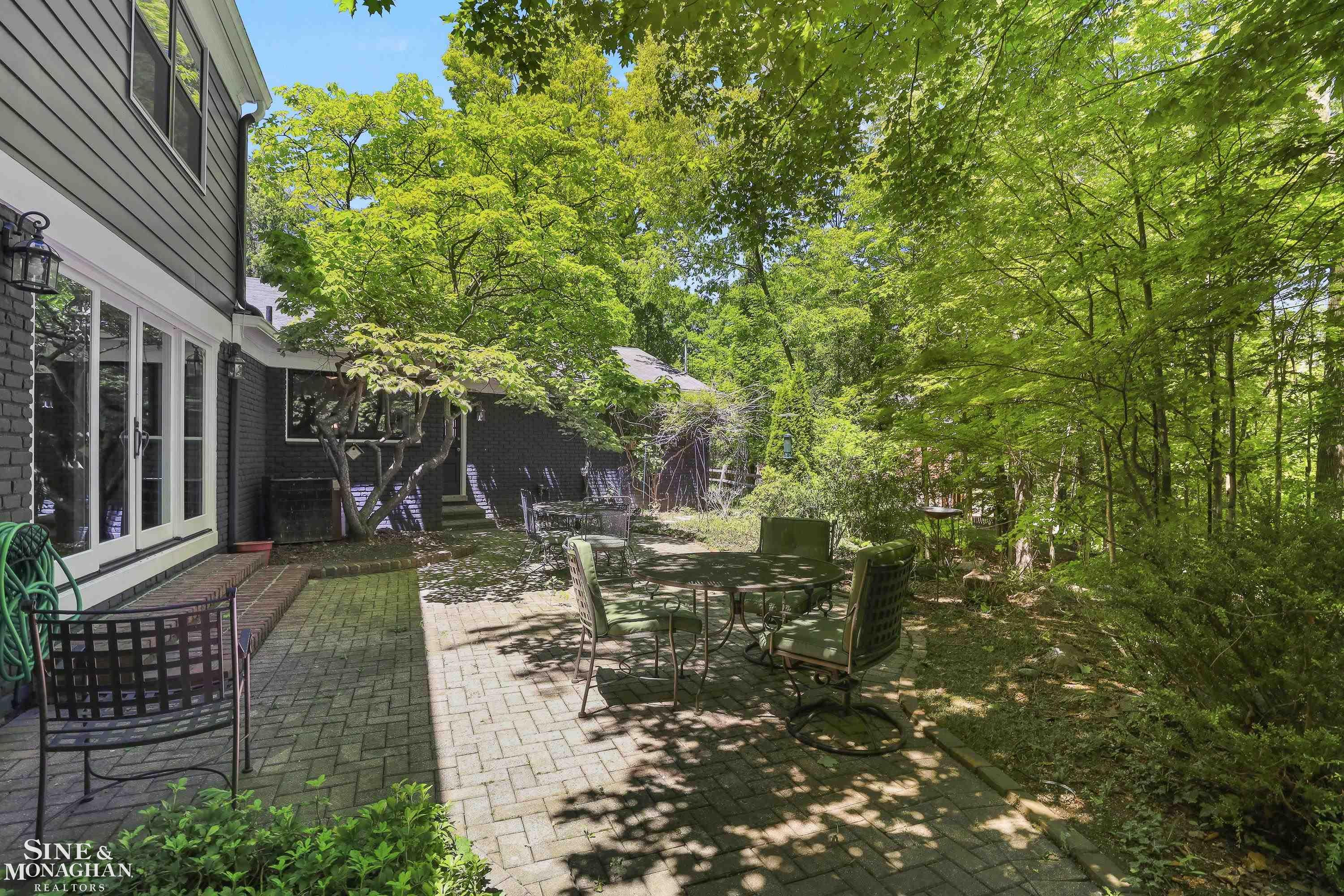 22636 King Richard Court, Beverly Hills, MI 48025 — Photo 49