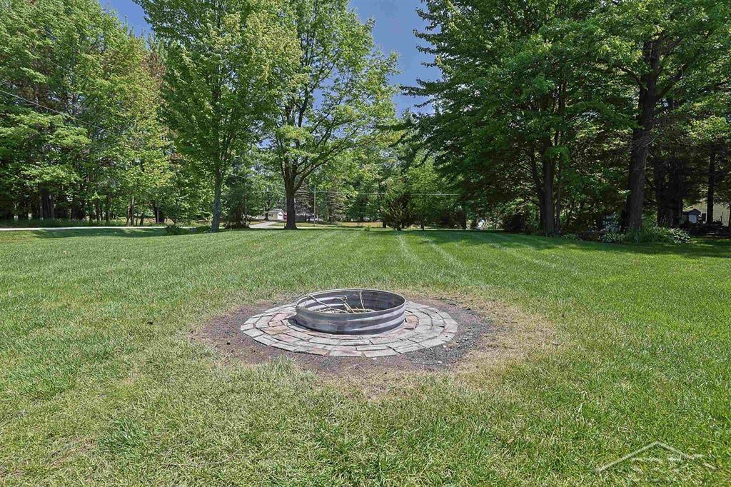 531 W Myrtle Street, Sanford, MI 48657 — Photo 43