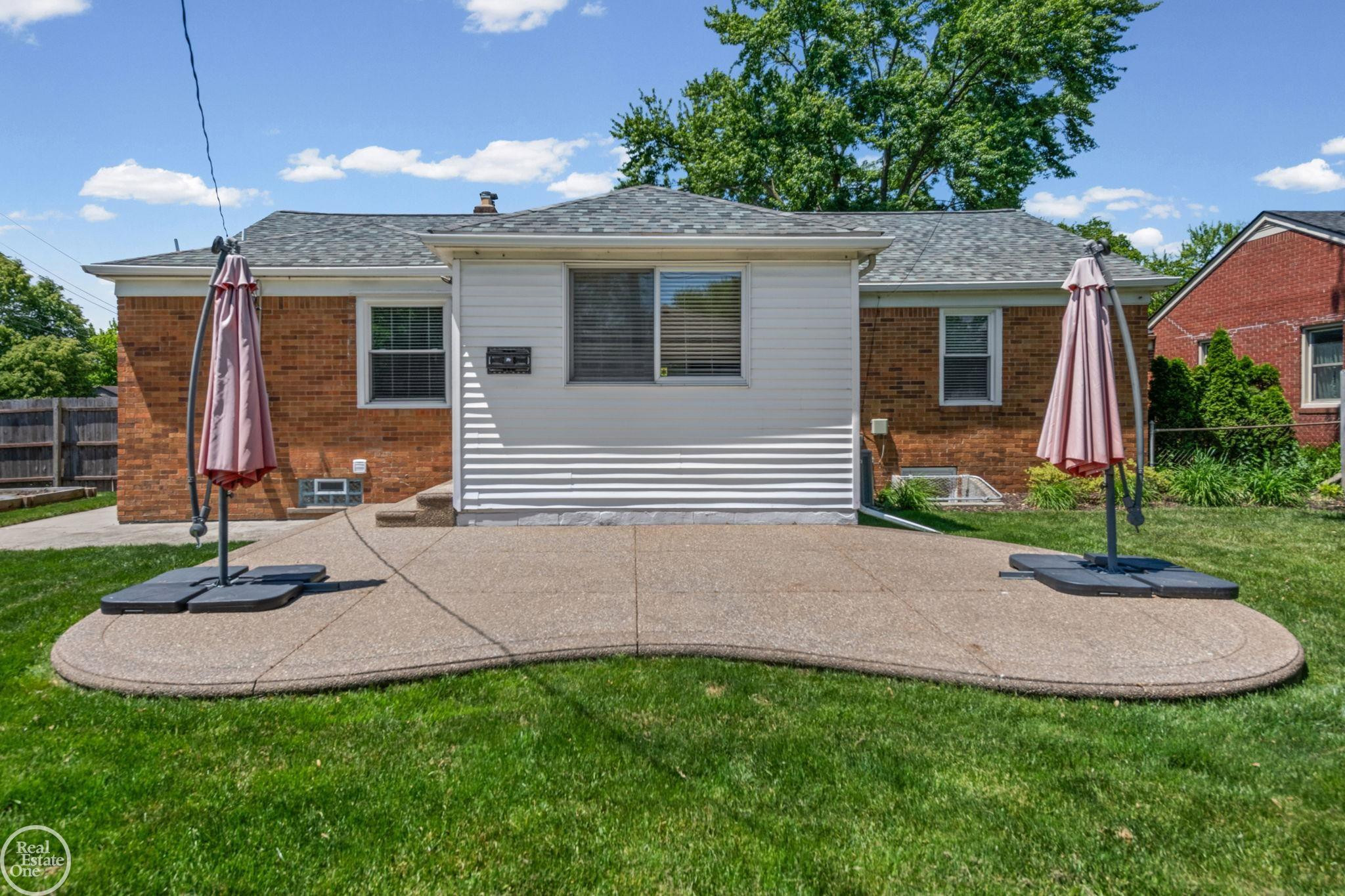 27512 Little Mack Avenue, Saint Clair Shores, MI 48082 — Photo 8