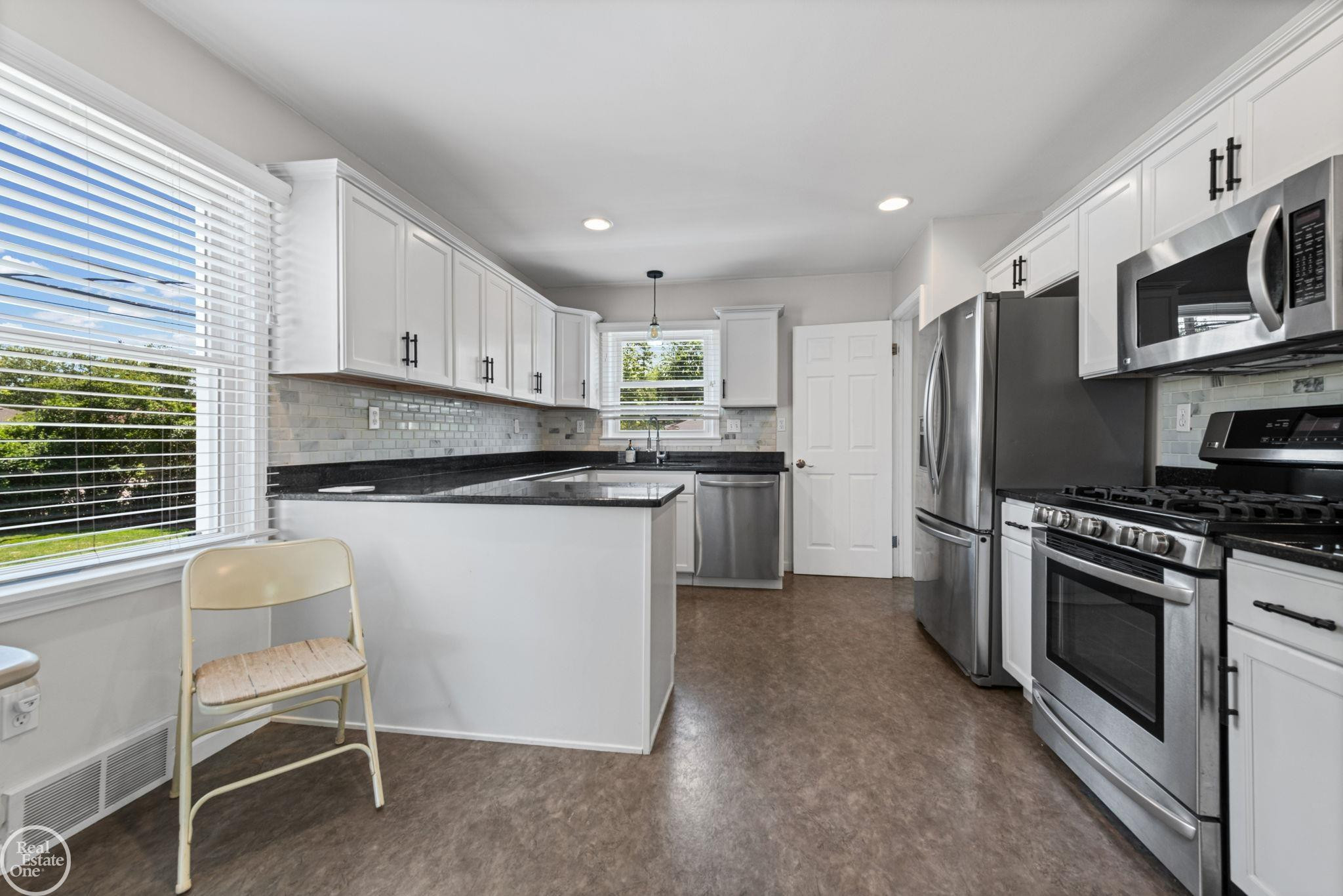 27512 Little Mack Avenue, Saint Clair Shores, MI 48082 — Photo 17