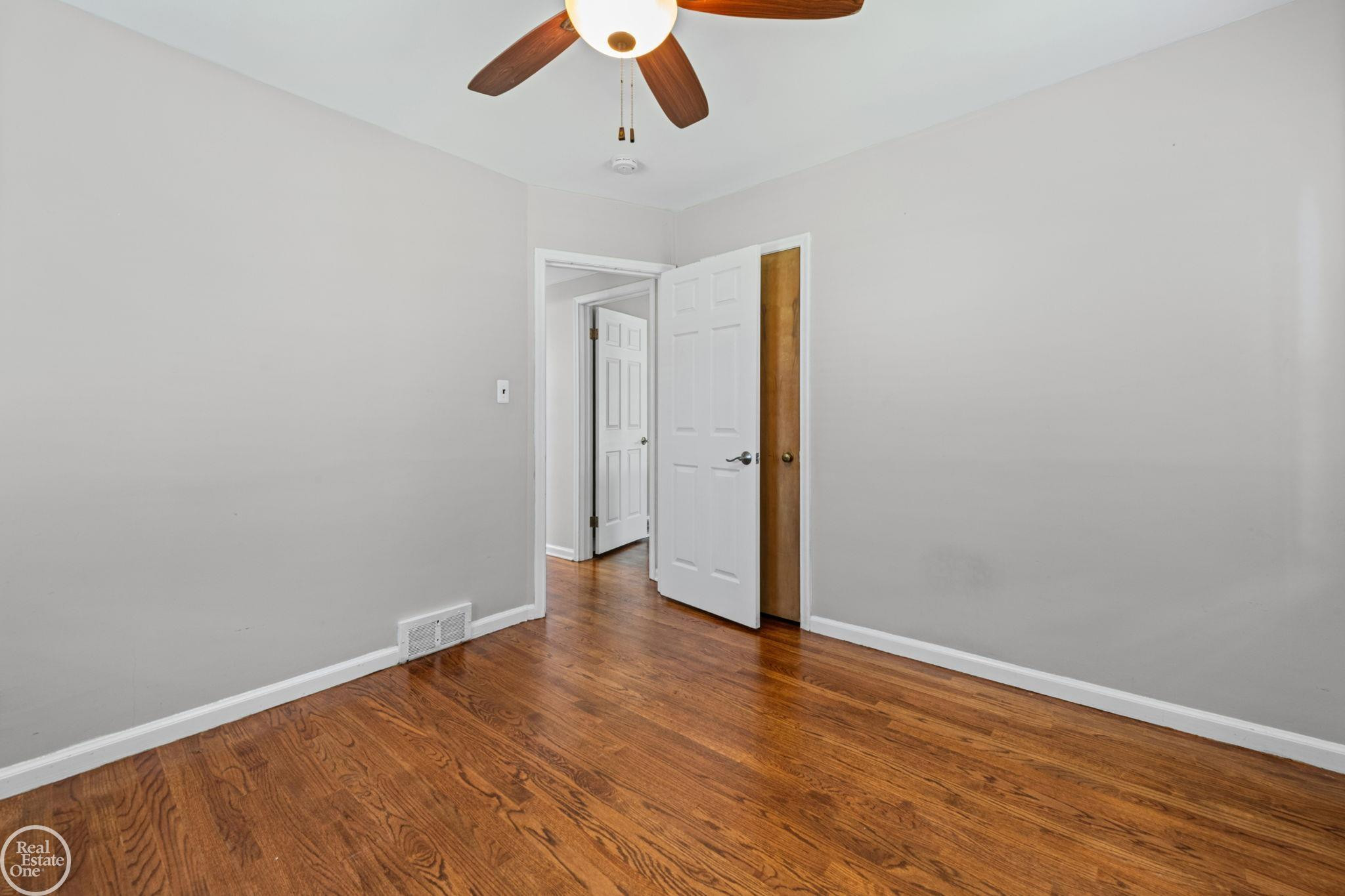 27512 Little Mack Avenue, Saint Clair Shores, MI 48082 — Photo 23