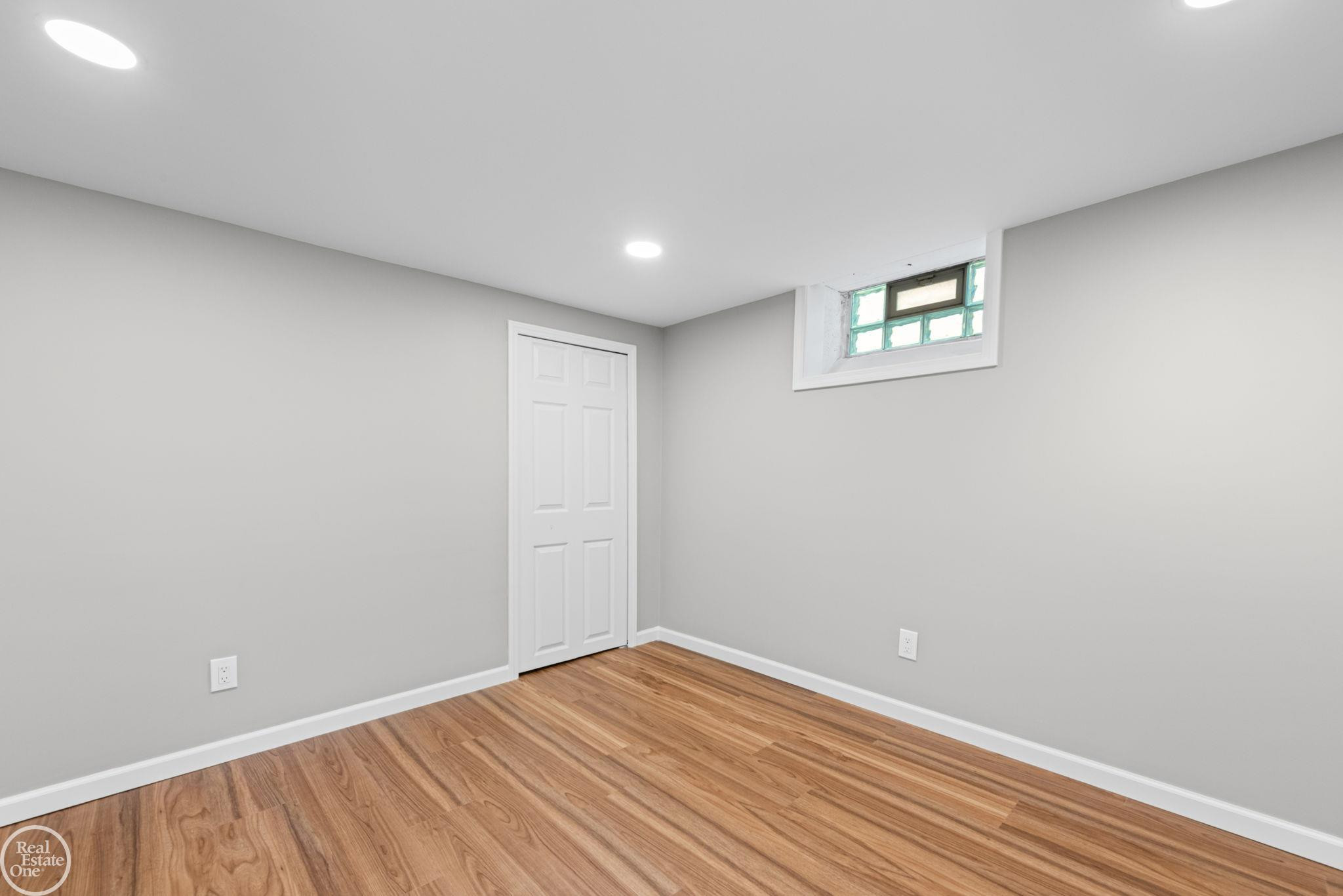 27512 Little Mack Avenue, Saint Clair Shores, MI 48082 — Photo 29