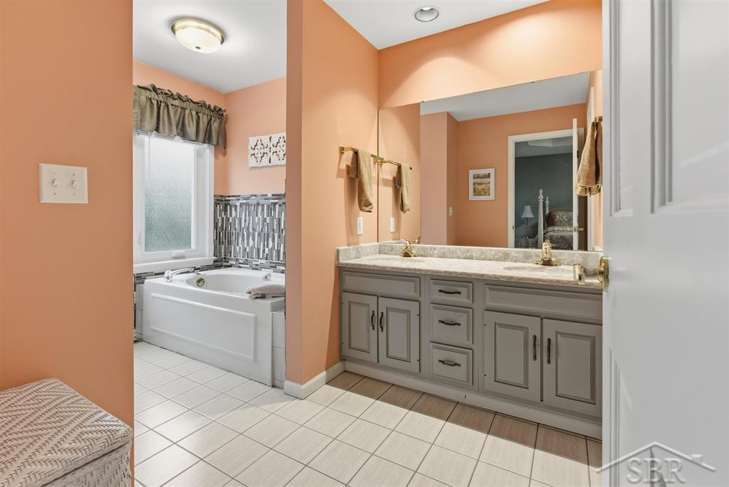 405 Wanetah Drive, Midland, MI 48640 — Photo 18