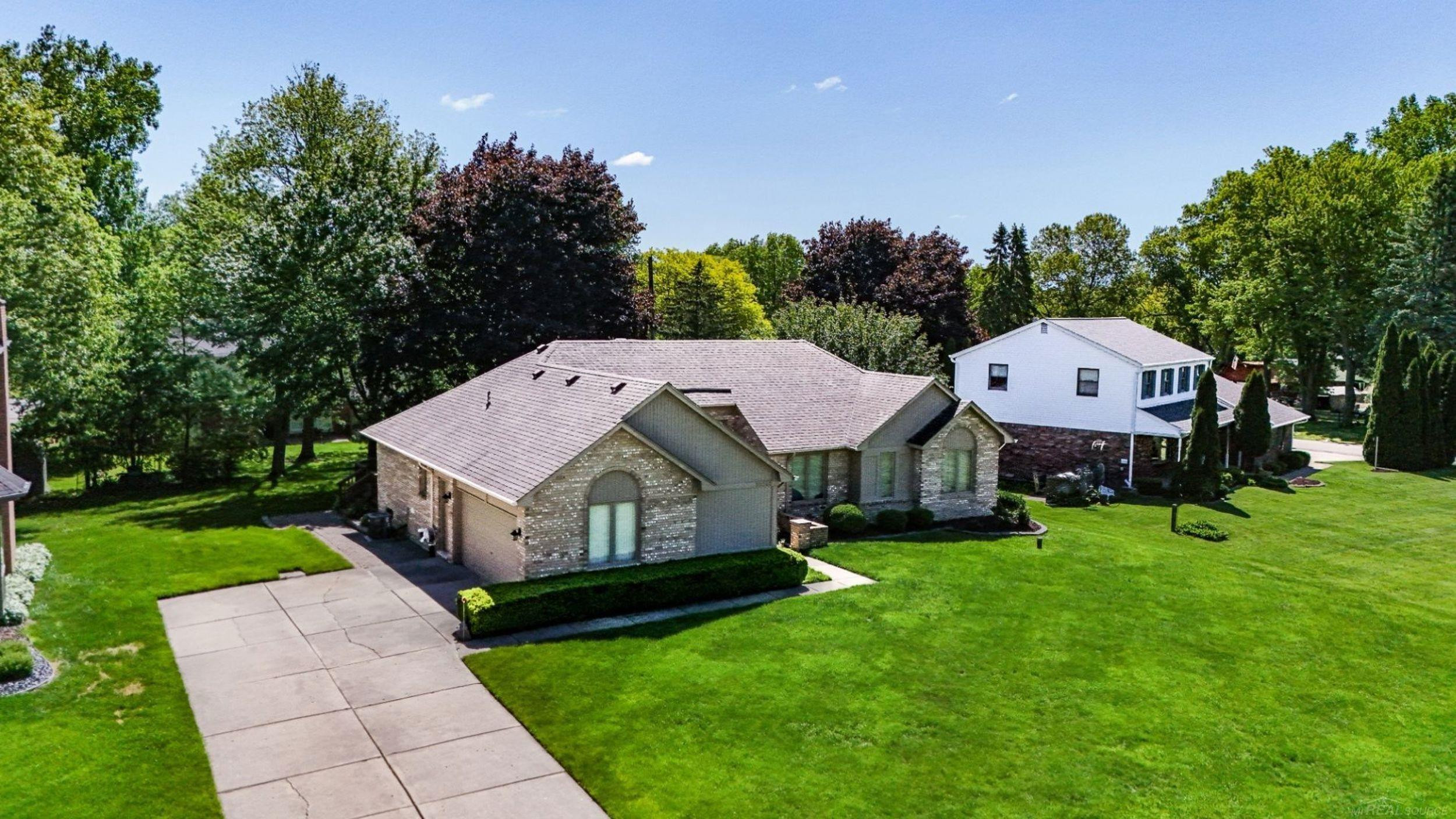 53240 Hillside Drive, Utica, MI 48316 — Photo 2