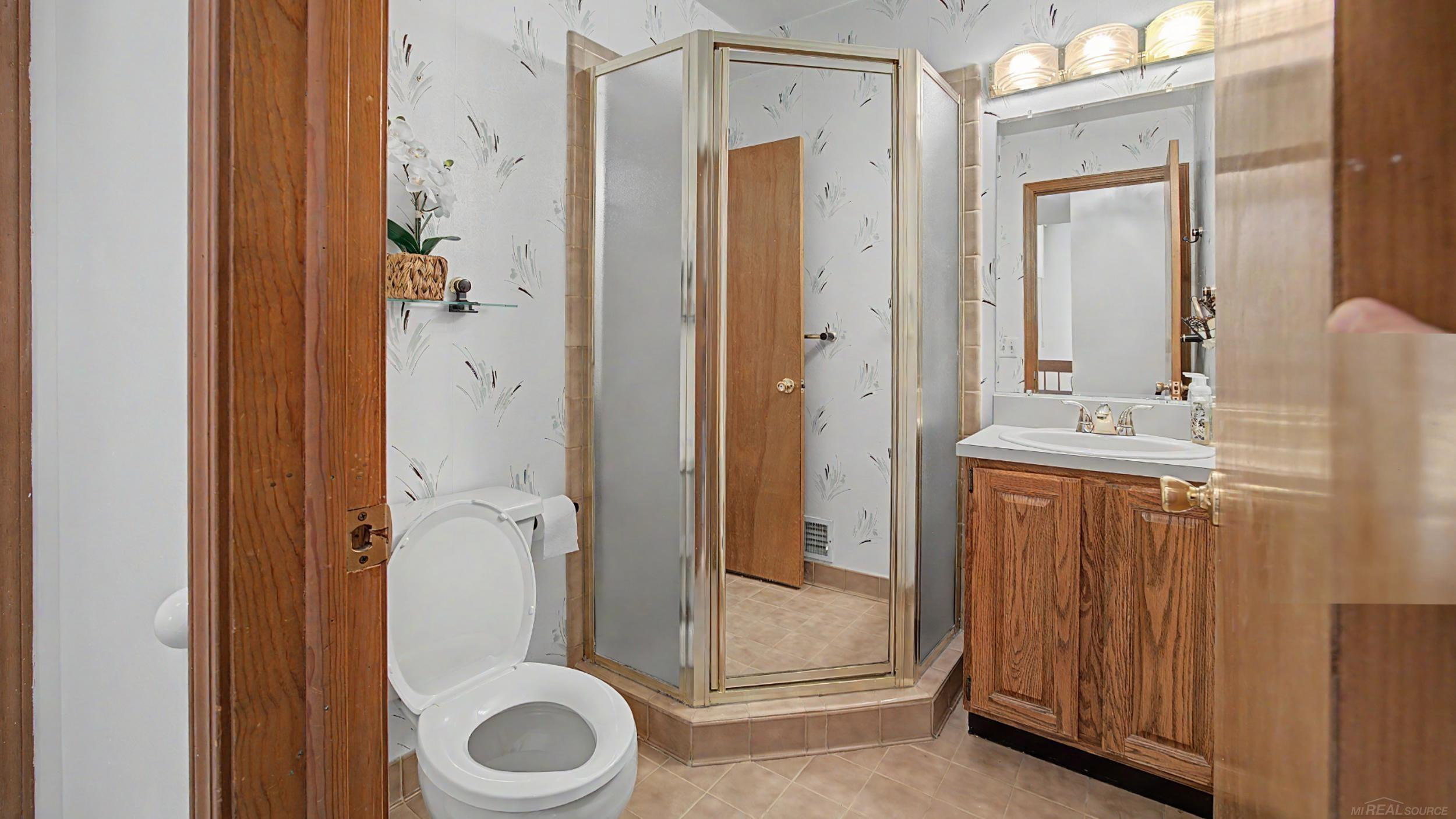 53240 Hillside Drive, Utica, MI 48316 — Photo 24