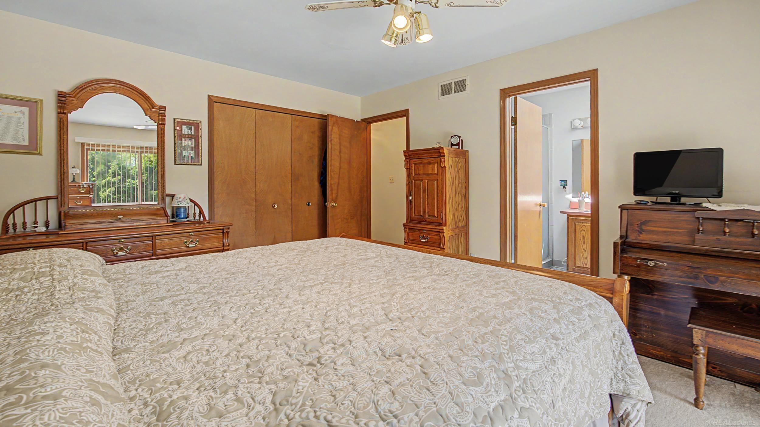 53240 Hillside Drive, Utica, MI 48316 — Photo 26